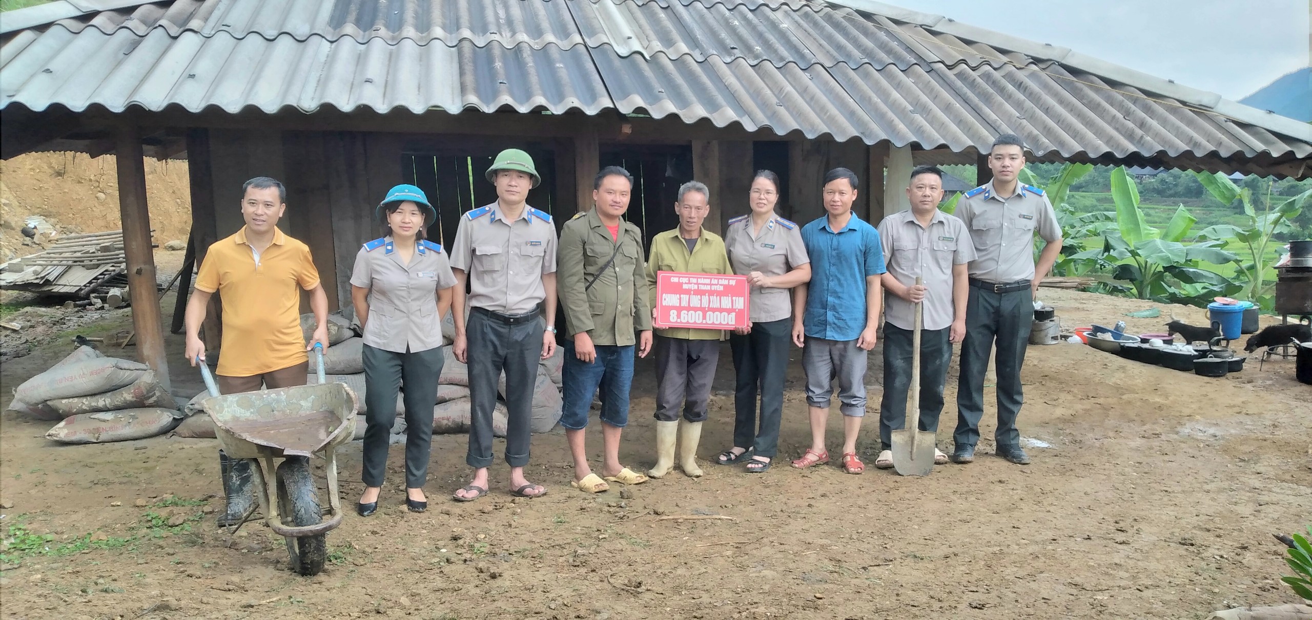 Chi cục Thi hành án dân sự huyện Than Uyên chung tay xây dựng Nông thôn mới