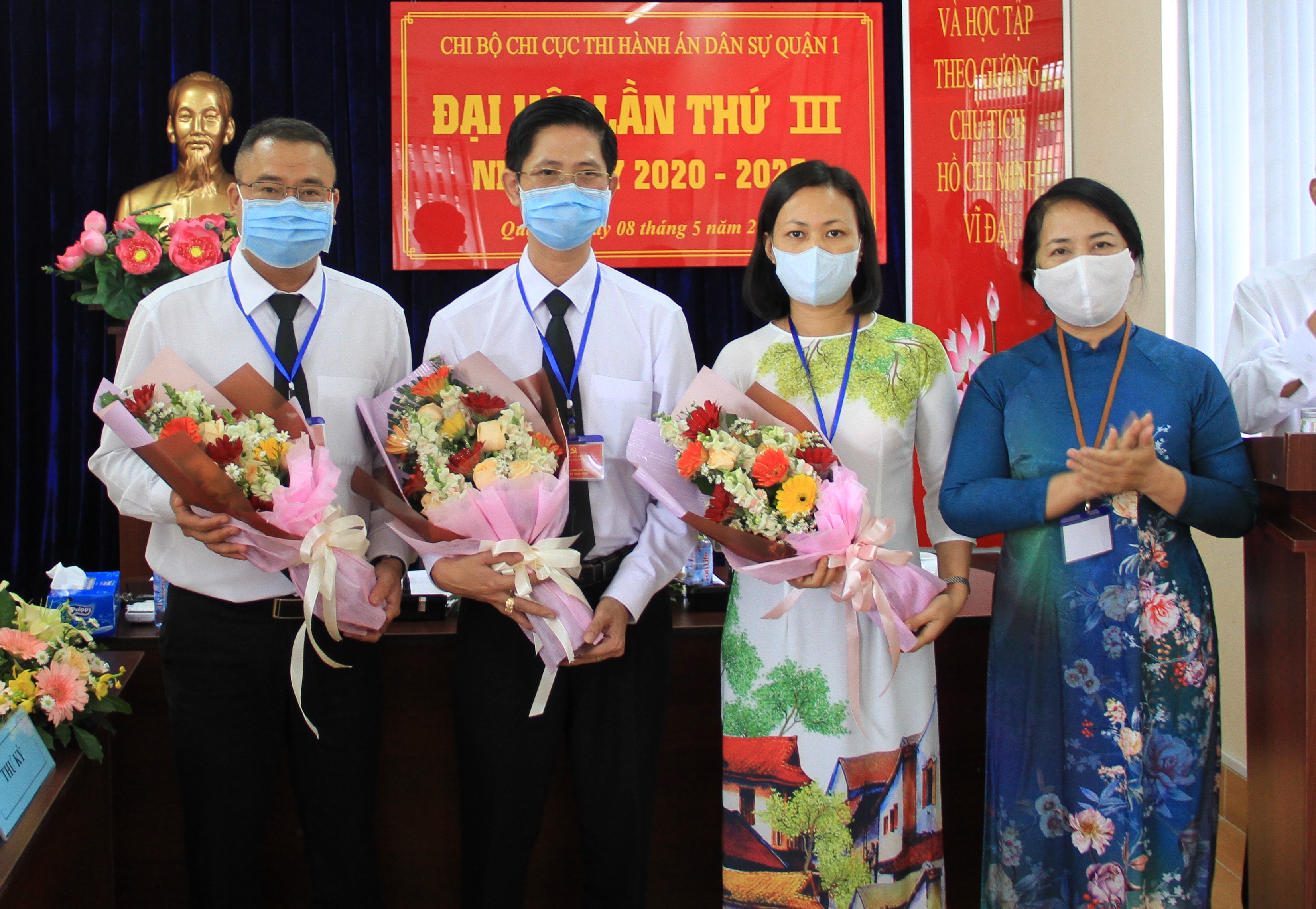 Chi bộ THADS Quận 1: Đổi mới phương thức lãnh đạo quản lý, chỉ đạo điều hành, ứng dụng sự tiến bộ của khoa học công nghệ vào công tác chuyên môn.