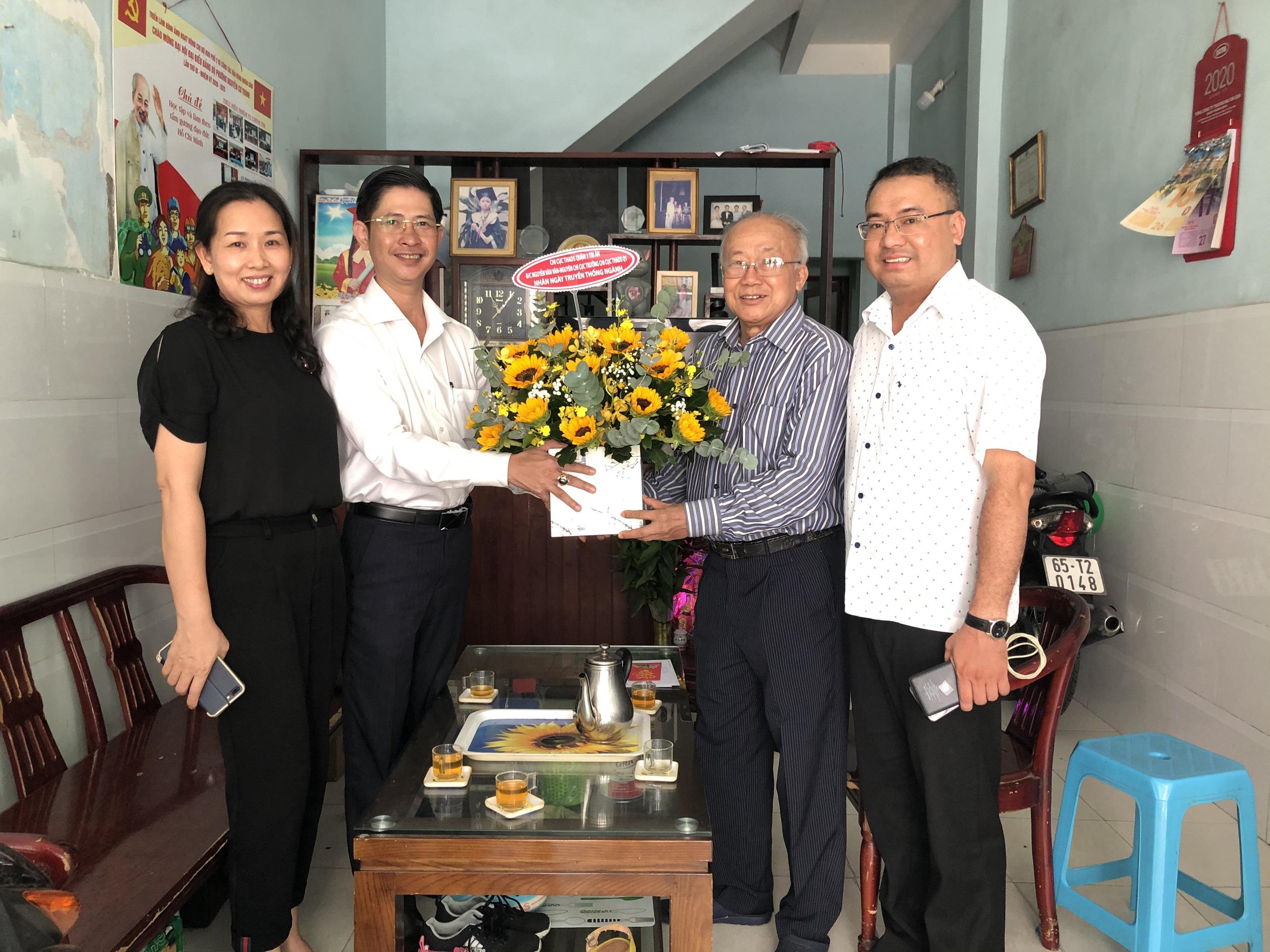 Chi cục Thi hành án dân sự Quận 1 tri ân các đồng chí nguyên là lãnh đạo đơn vị nhân Ngày truyền thống Thi hành án dân sự 19/7/1946 – 19/7/2020.