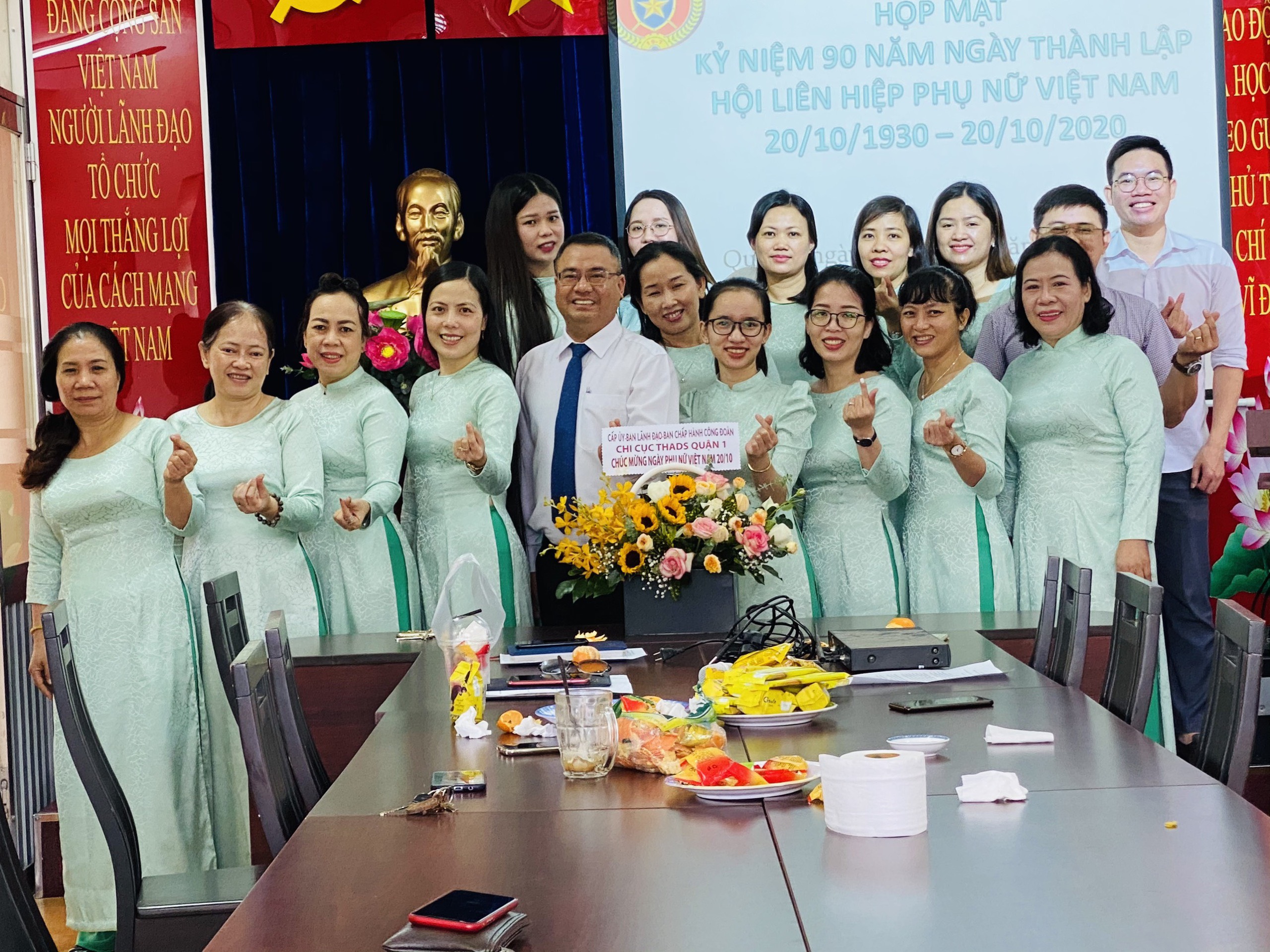 Công đoàn Chi cục THADS Quận 1: quan tâm động viên tinh thần công chức lao động nữ nhân dịp 20/10