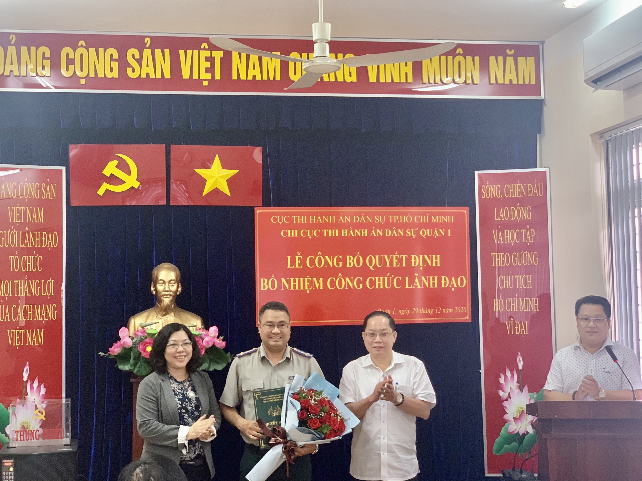 CÔNG BỐ QUYẾT ĐỊNH BỔ NHIỆM CHI CỤC TRƯỞNG CHI CỤC THADS QUẬN 1