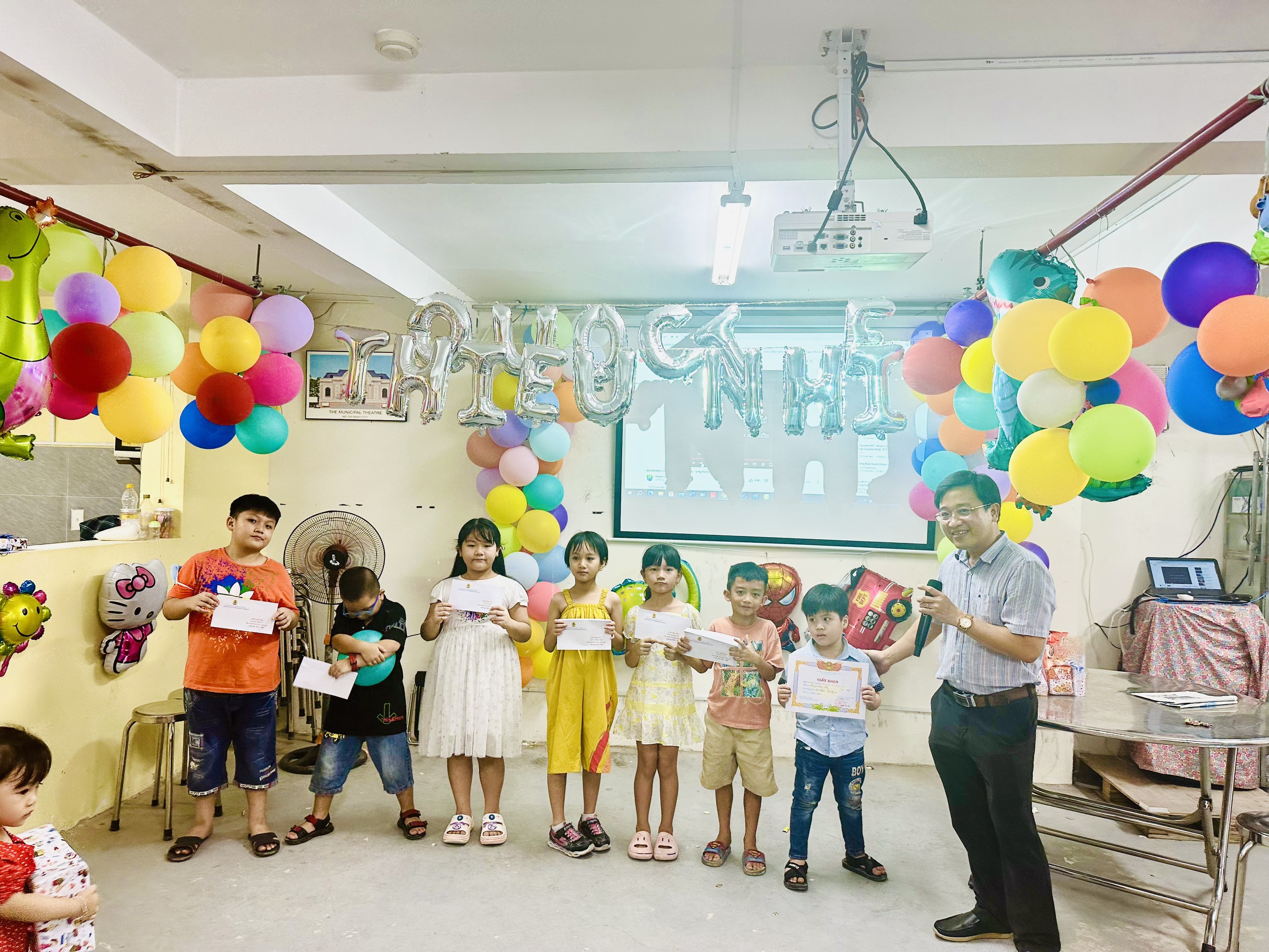 Tân Bình: Chi cục THADS tổ chức dâng hoa kỷ niệm 133 năm Ngày sinh Chủ tịch Hồ Chí Minh (19/5/1890 - 19/5/2023)