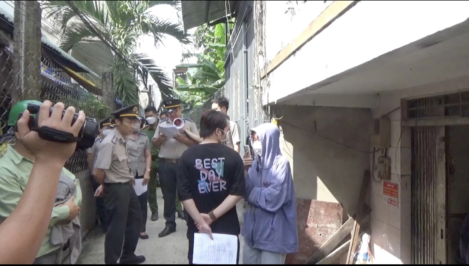 Bình Chánh: Cưỡng chế thành công, an toàn, giao nhà cho ông Từ Công Bằng