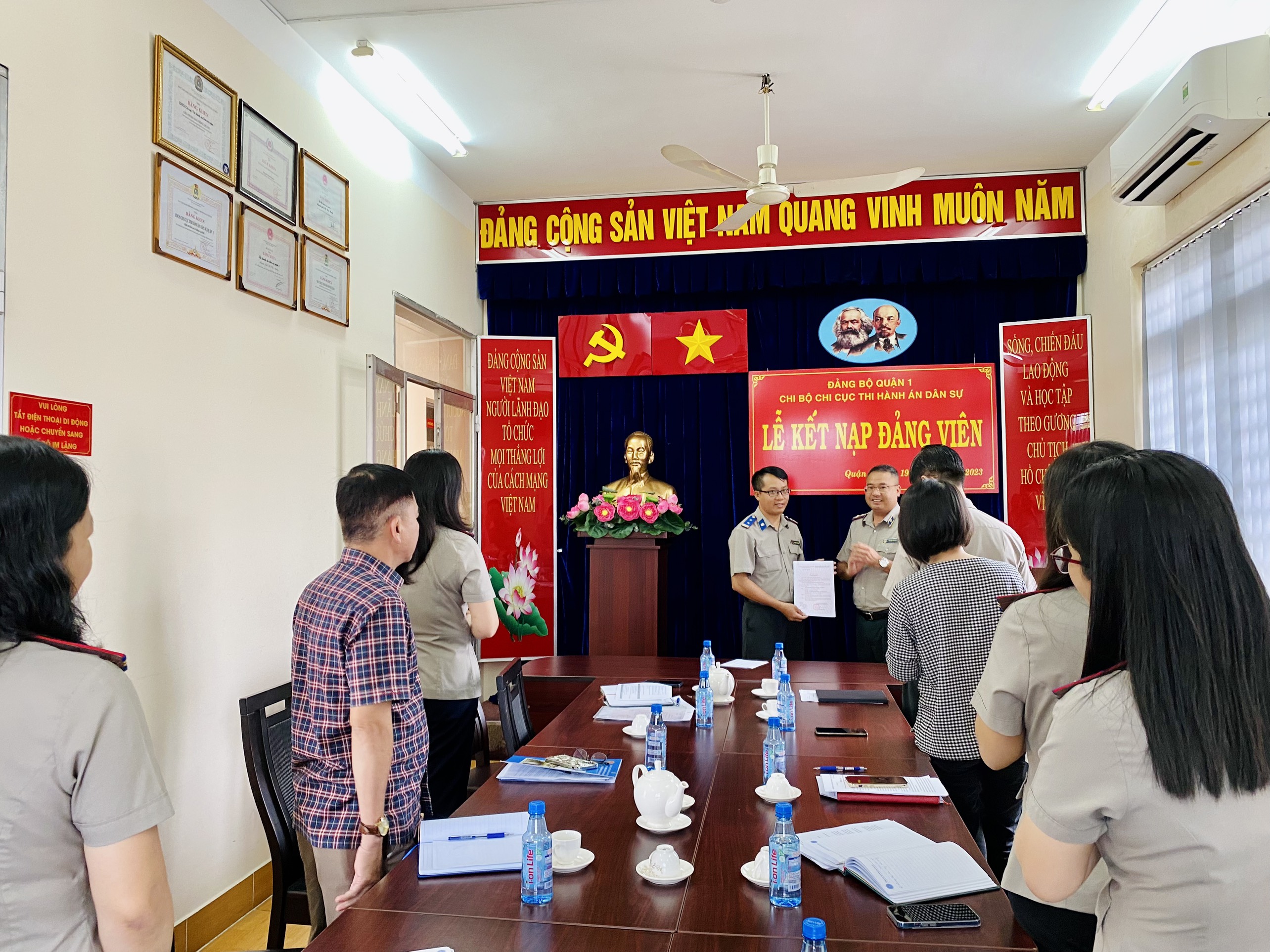 Chi bộ Chi cục  THADS Quận 1: Kết nạp Đảng viên mới