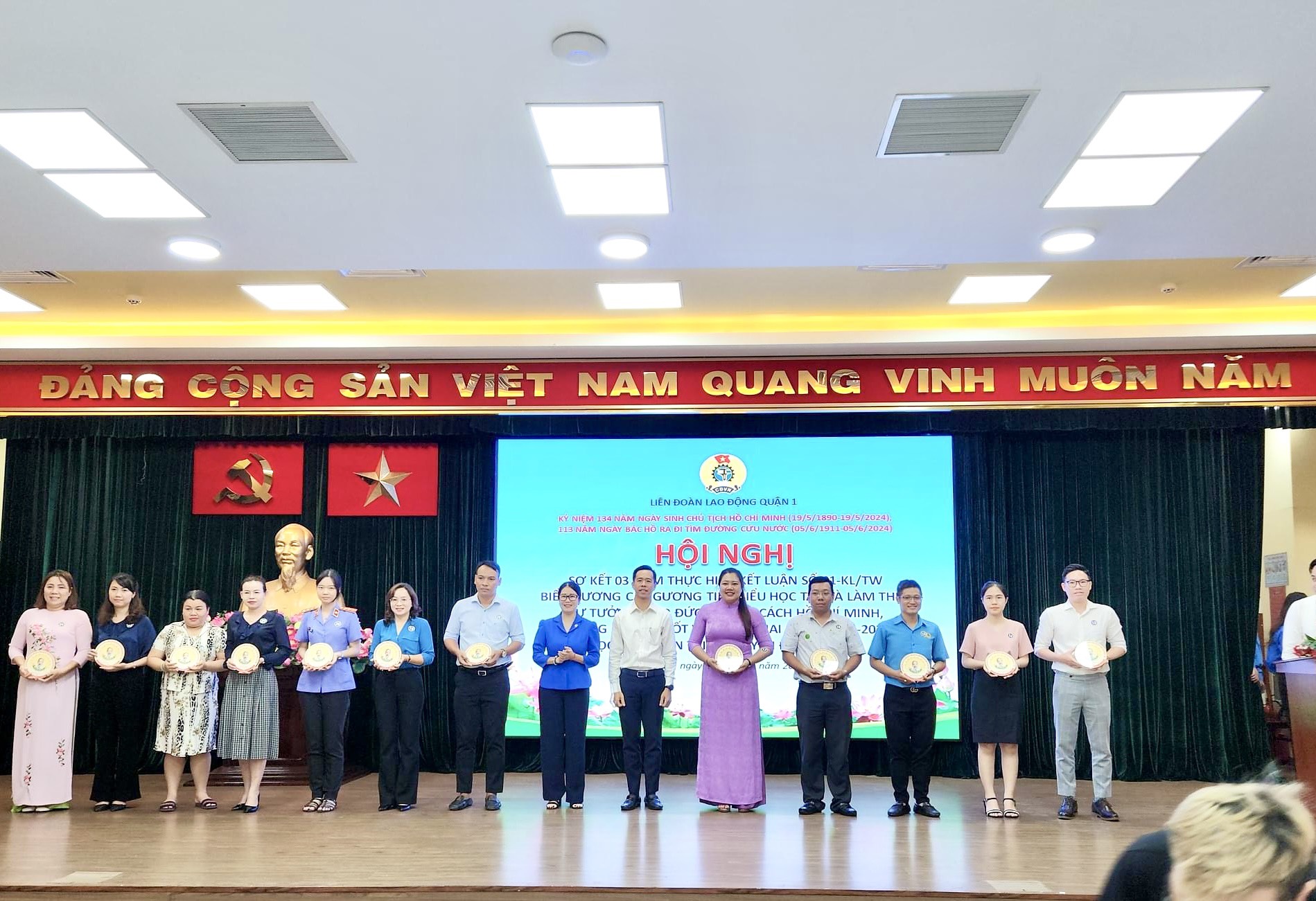 Chi cục THADS Quận 1 được Liên đoàn lao động Quận 1 biểu dương tập thể, cá nhân điển hình.