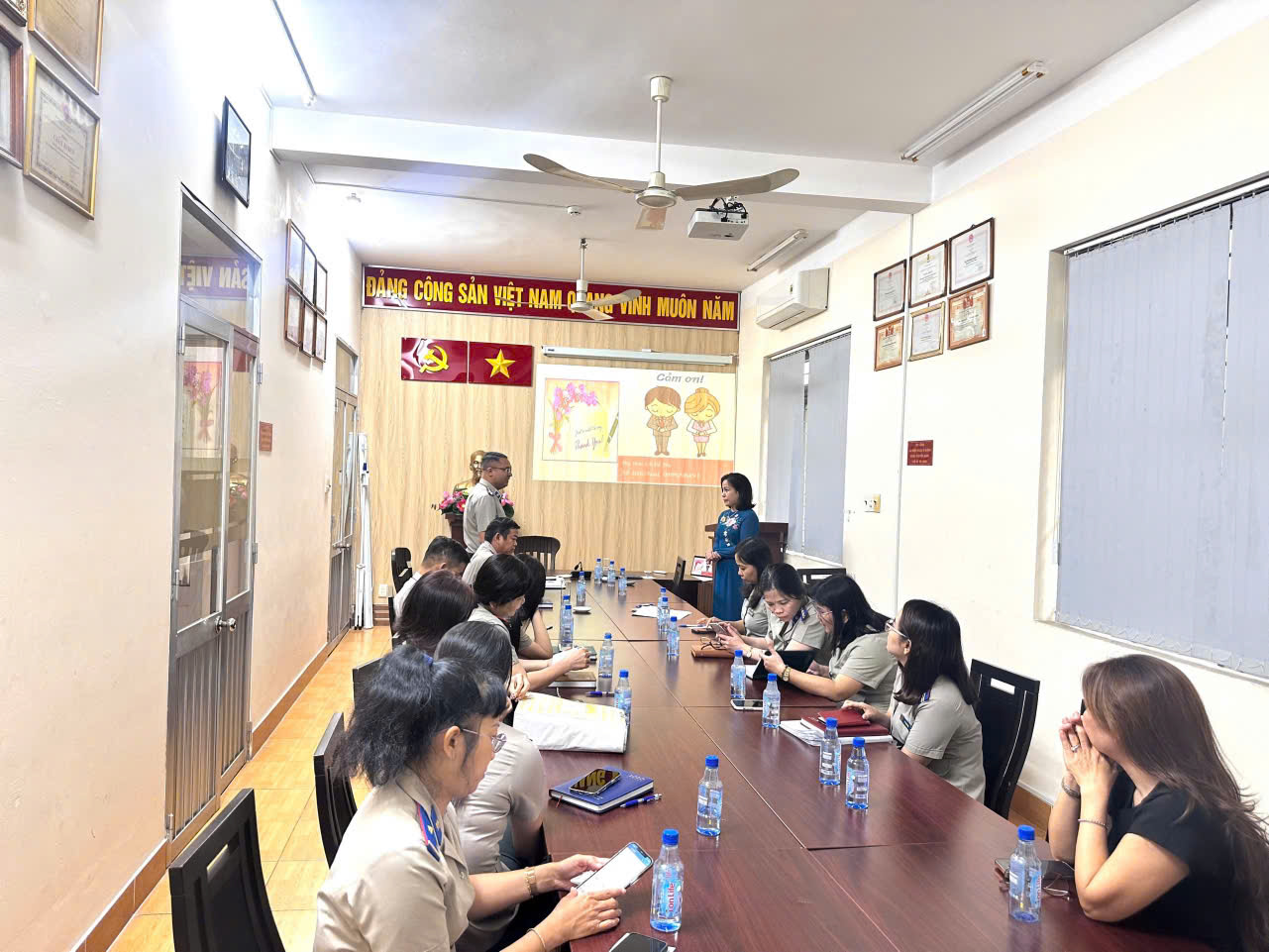 Chi bộ Chi cục Thi hành án dân sự Quận 1: Tổ chức tọa đàm, quán triệt, triển khai quy định của Bộ Chính Trị, đảm bảo hiệu quả thiết thực.