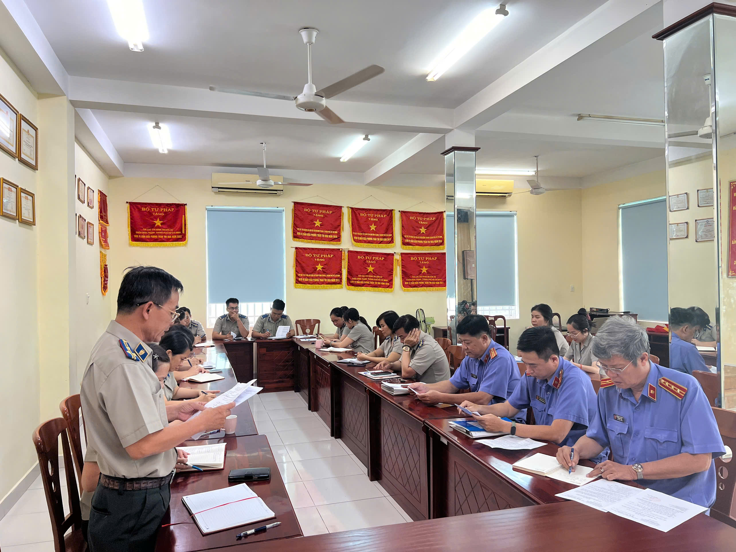 Viện kiểm sát nhân dân quận Bình Thạnh công bố Quyết định trực tiếp kiểm sát tại Chi cục