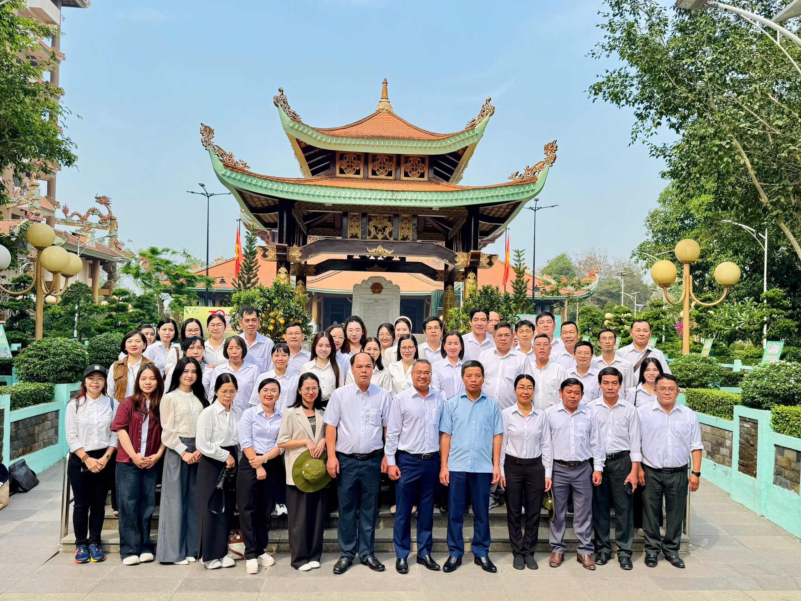 Chi bộ Phòng Thi hành án dân sự Khu vực 1 tổ chức sinh hoạt chuyên đề Quý I/2026 gắn với hoạt động về nguồn tại Khu di tích lịch sử Đền Bến Dược – Địa đạo Củ Chi