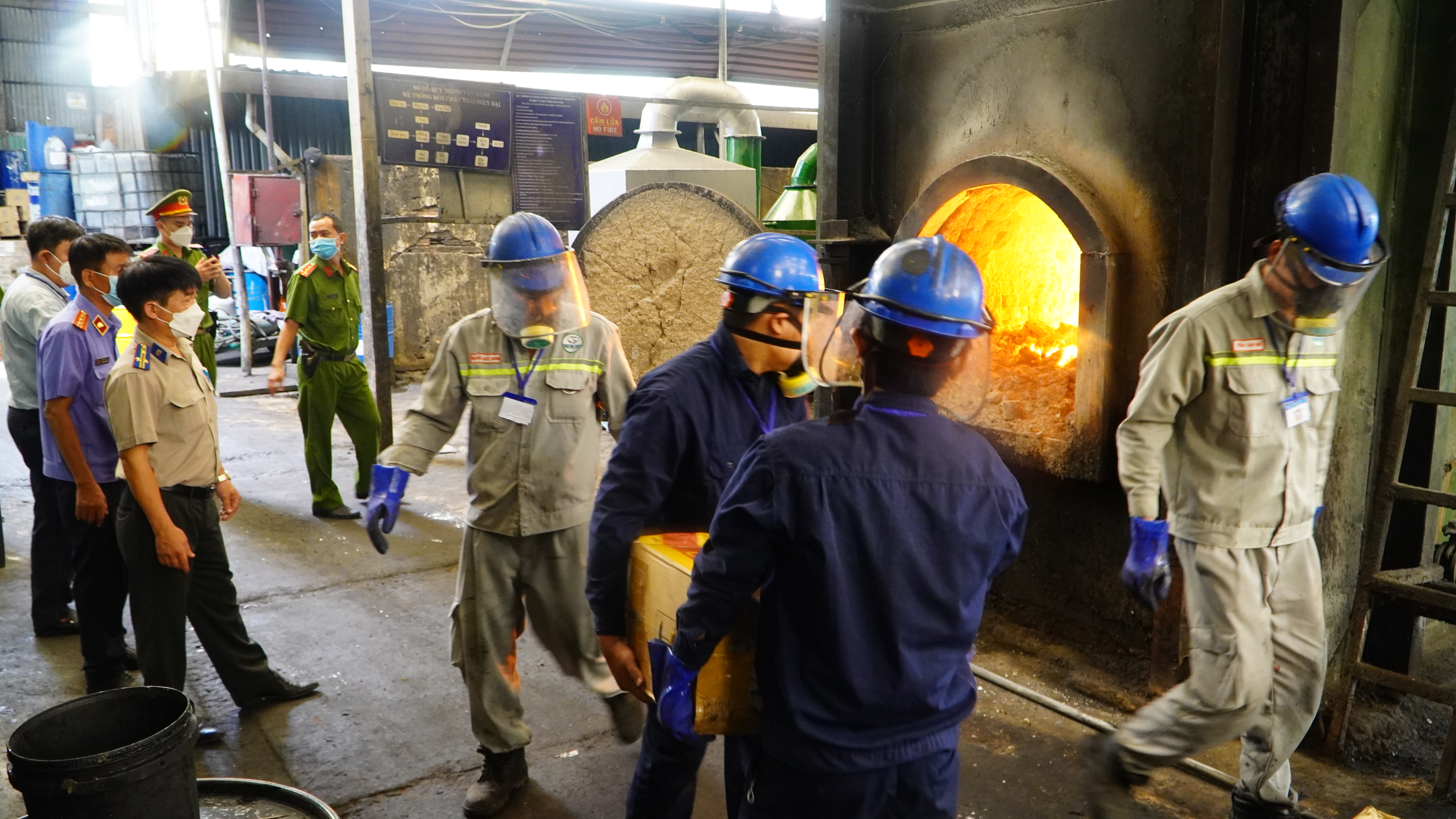 TP.HCM: TIÊU HUỶ 1,5 TẤN MA TUÝ LIÊN QUAN ĐẾN 50 VỤ ÁN HÌNH SỰ