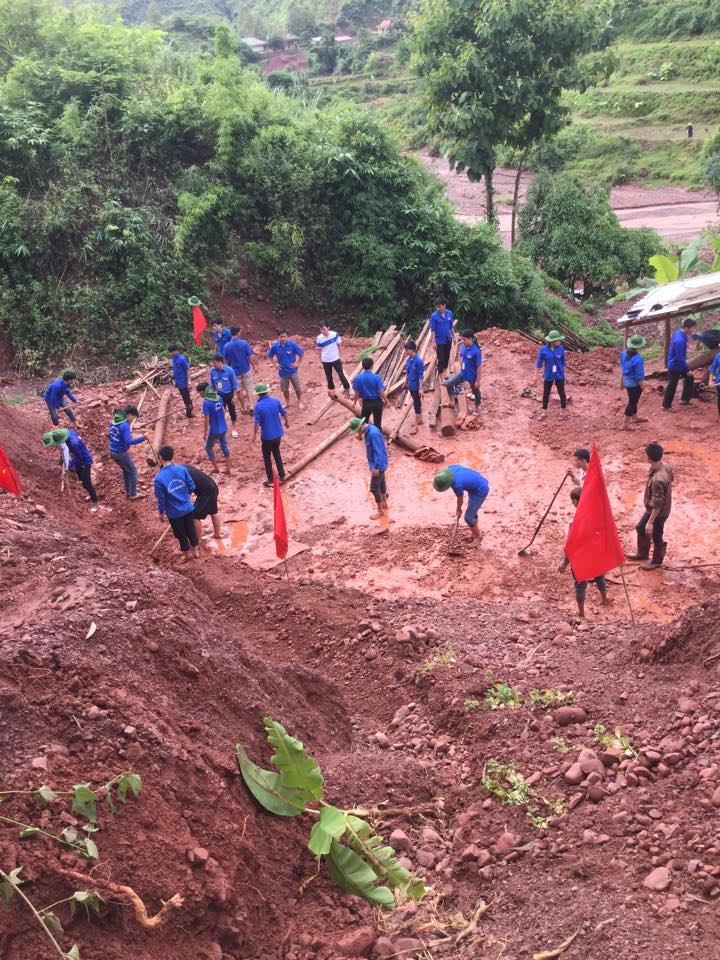 Đoàn thanh niên Cục Thi hành án dân sự tỉnh Sơn la  phối hợp với  Đoàn thanh niên Trường Trung cấp Luật Tây Bắc và Chi đoàn Sở Tư pháp tỉnh Sơn La thực hiện chiến dịch tình nguyện Hè 2015