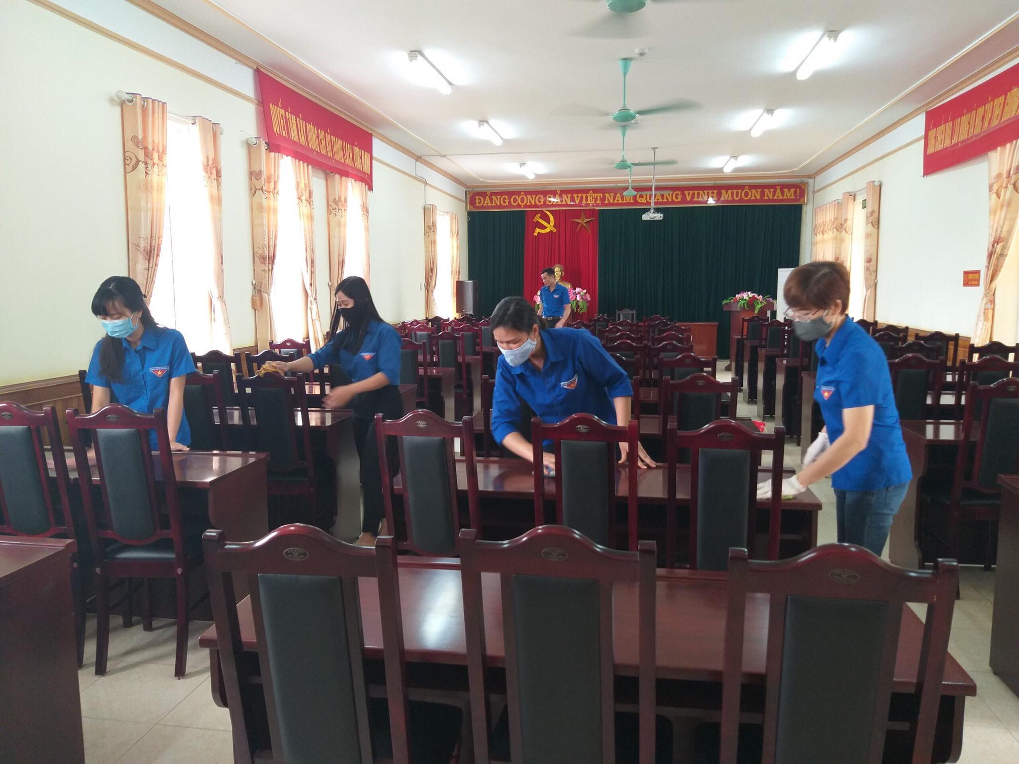 Chi đoàn Cục Thi hành án dân sự tỉnh Sơn La chung tay góp phần đẩy lùi dịch Covid-19