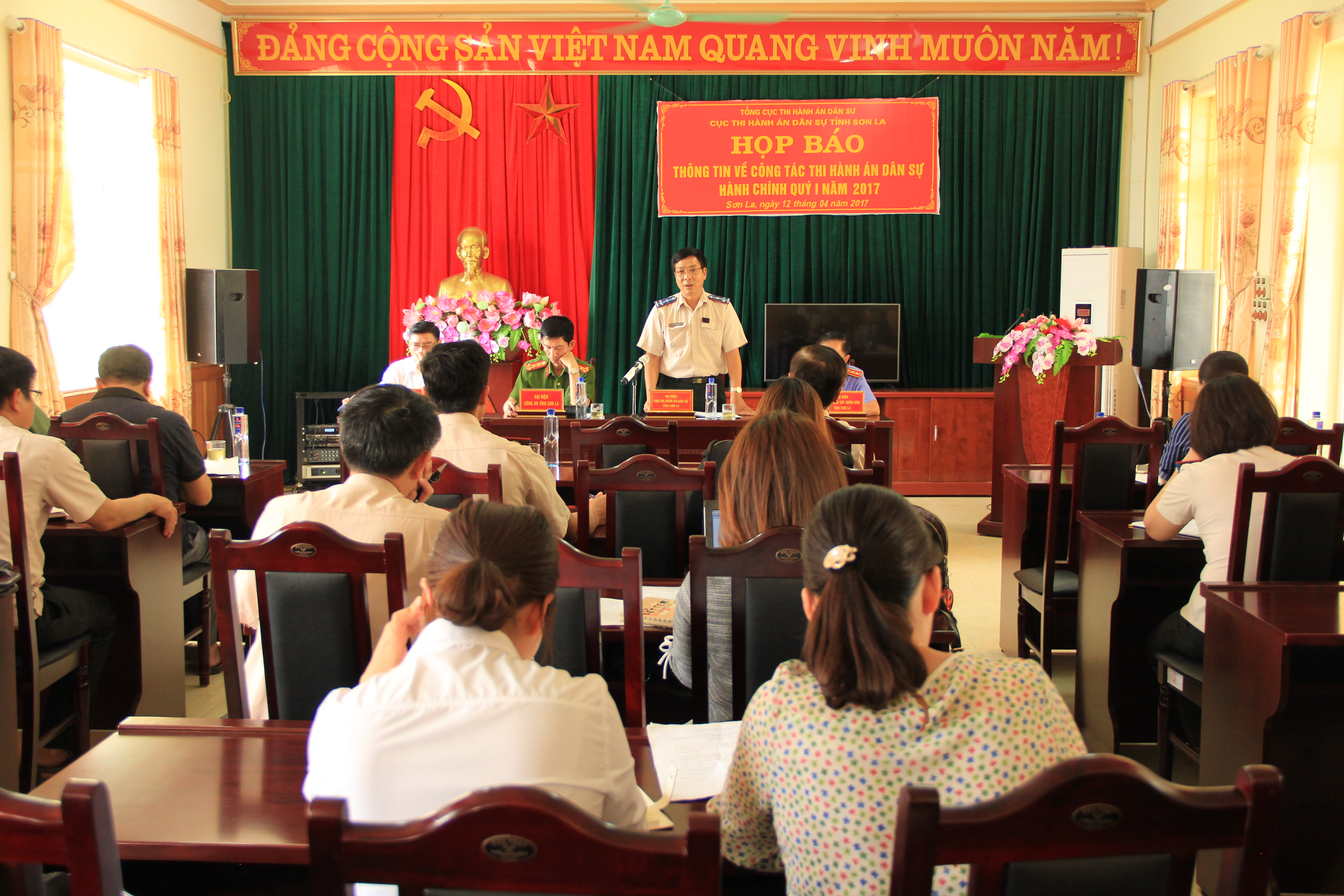 Cục Thi hành án dân sự tỉnh Sơn La tổ chức họp báo thông tin về công tác  thi hành án dân sự, hành chính quý I năm 2017, phương hướng  nhiệm vụ quý II năm 2017 trên địa bàn tỉnh Sơn La