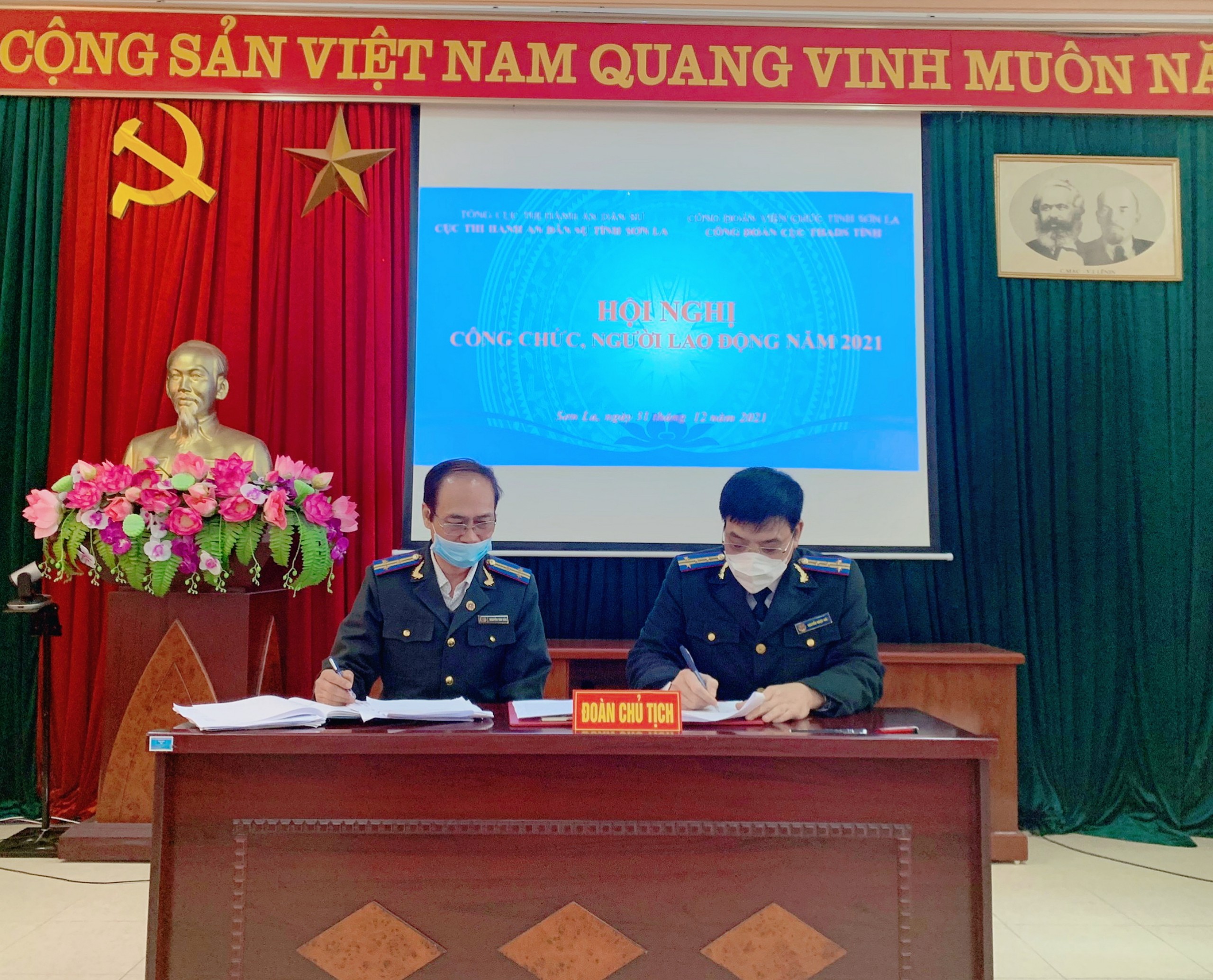 Chi bộ Cục Thi hành án dân sự tỉnh tổ chức Hội nghị Sơ kết 5 năm thực hiện Chỉ thị số 05-CT/TW ngày 15.5.2016 của Bộ Chính trị