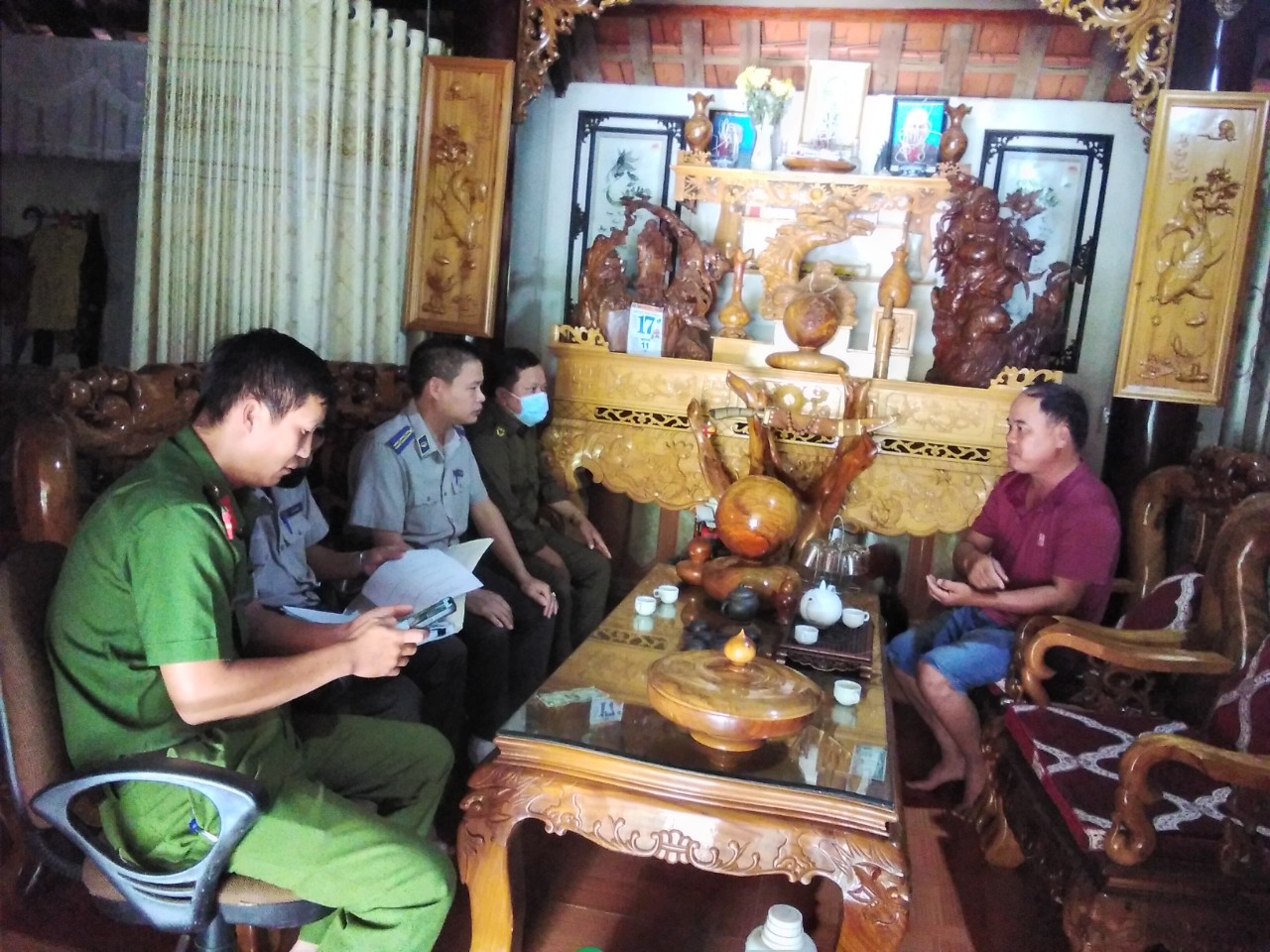 Chi cục Thi hành án dân sự huyện Mộc Châu thường xuyên, chú trọng công tác vận động, thuyết phục đương sự tự nguyện thi hành án