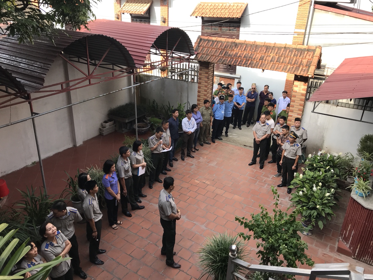 Đảm bảo Bản án , Quyết định của tòa án nhân dân có hiệu lực pháp luật phải được  cơ quan, tổ chức, cá nhân tôn trọng; cơ quan tổ chức hữu quan phải nghiêm chỉnh chấp hành