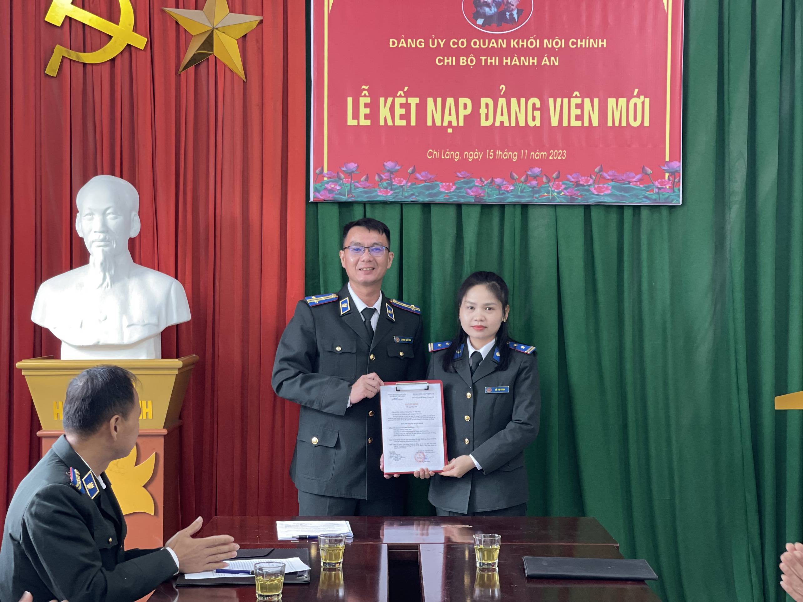 CHI BỘ THI HÀNH ÁN HUYỆN CHI LĂNG TỔ CHỨC LỄ KẾT NẠP ĐẢNG VIÊN MỚI