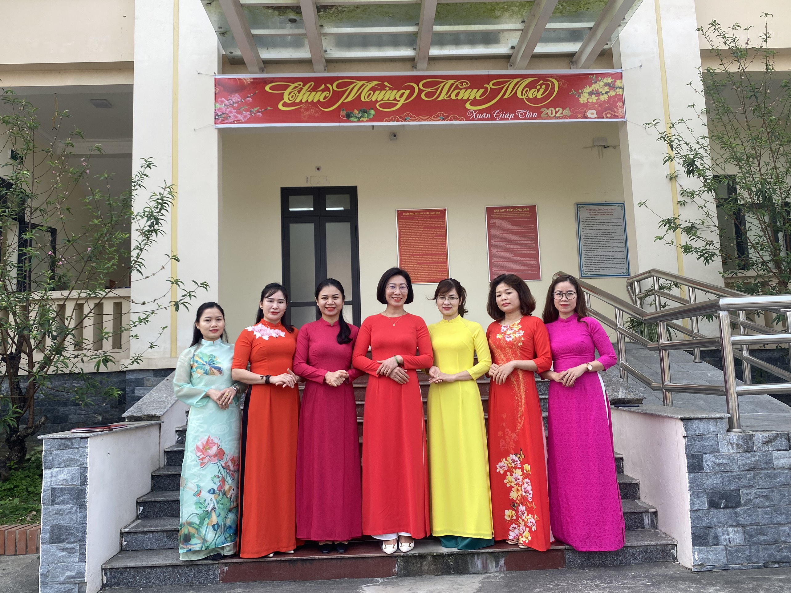 Công đoàn cơ sở Chi cục Thi hành án dân sự thành phố hưởng ứng hoạt động "Tuần lễ Áo dài" năm 2024