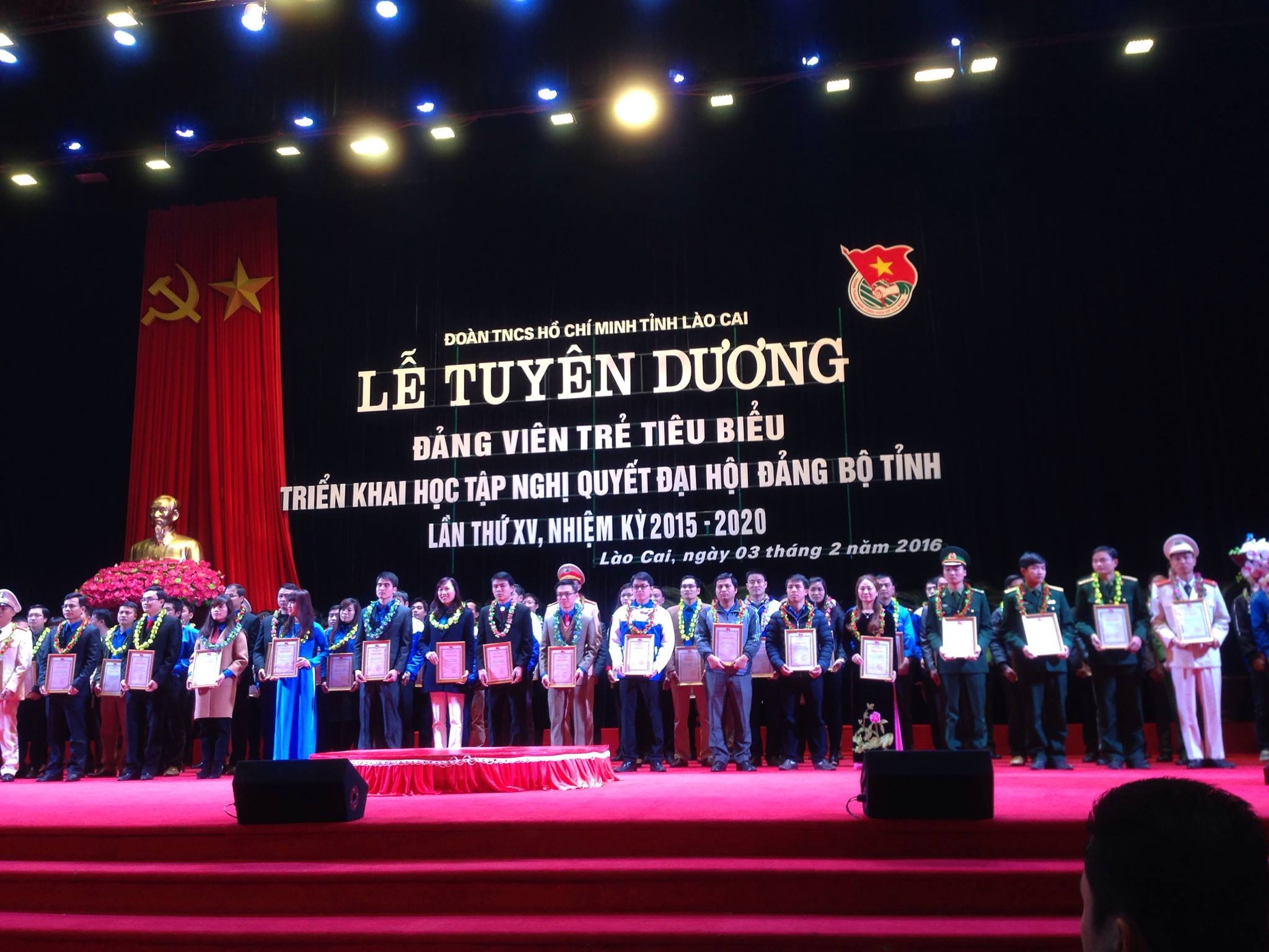 VINH DANH ĐẢNG VIÊN TRẺ TIÊU BIỂU