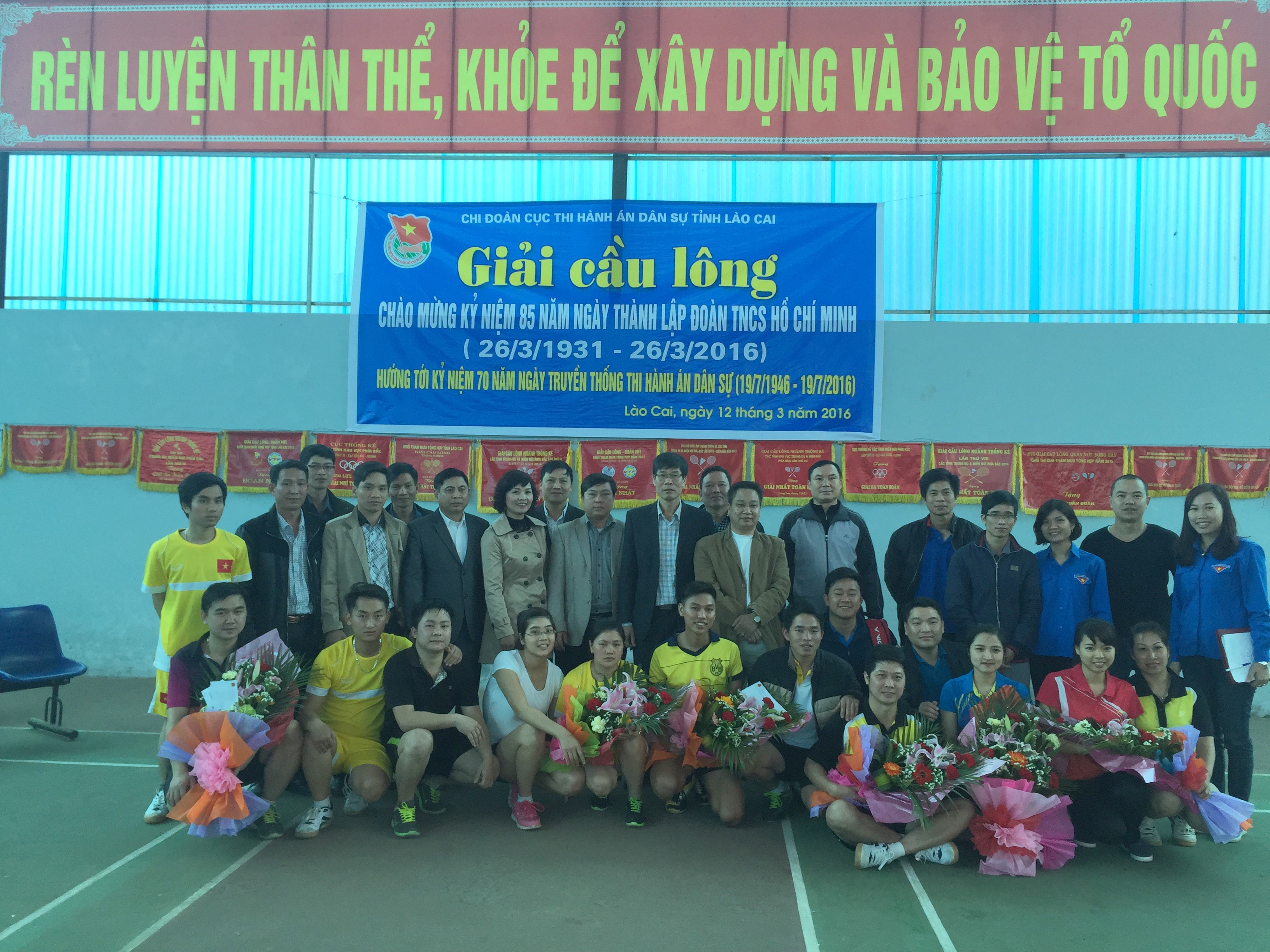 Chi đoàn thanh niên Cục THADS tỉnh Lào Cai tổ chức Giải cầu lông chào mừng ngày thành lập Đoàn TNCS Hồ Chí Minh (26/3/1931-26/3/2016), hướng tới kỷ niệm 70 năm ngày truyền thống Thi hành án dân sự  (19/7/1946 - 19/7/2016)