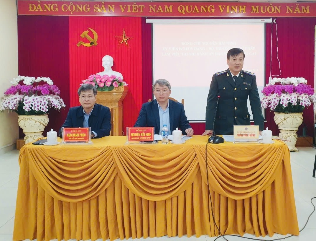 Bộ trưởng Bộ Tư pháp thăm và làm việc với Thi hành án dân sự tỉnh Lào Cai