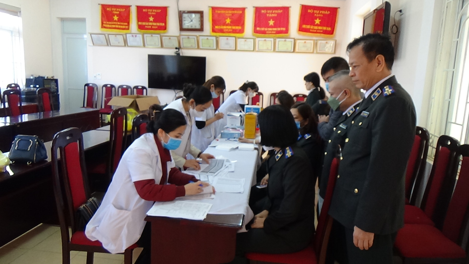 Nâng cao chất lượng chăm sóc, bảo vệ sức khoẻ cán bộ, công chức, người lao động tại Cục thi hành án dân sự năm 2021