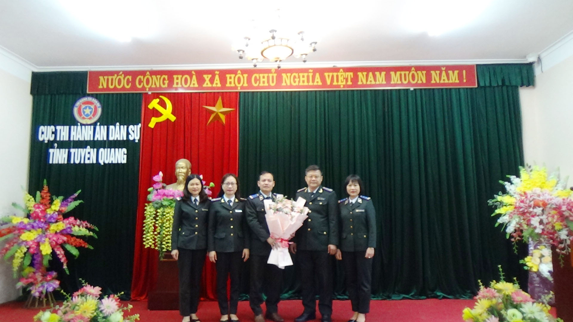 Cục Thi hành án dân sự tổ chức công bố và trao quyết định bổ nhiệm chức vụ Phó Chánh Văn phòng Cục