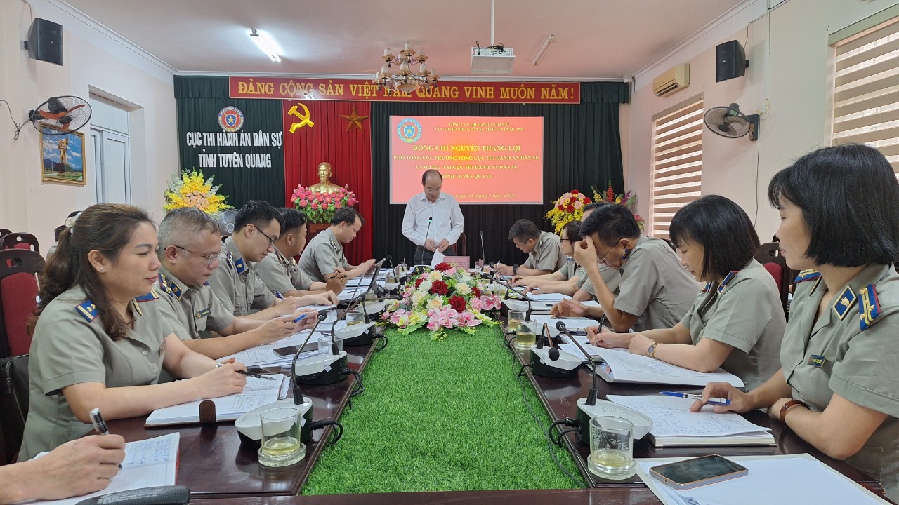 Phó Tổng cục trưởng Tổng cục THADS Nguyễn Thắng Lợi làm việc với Cục THADS tỉnh Tuyên Quang