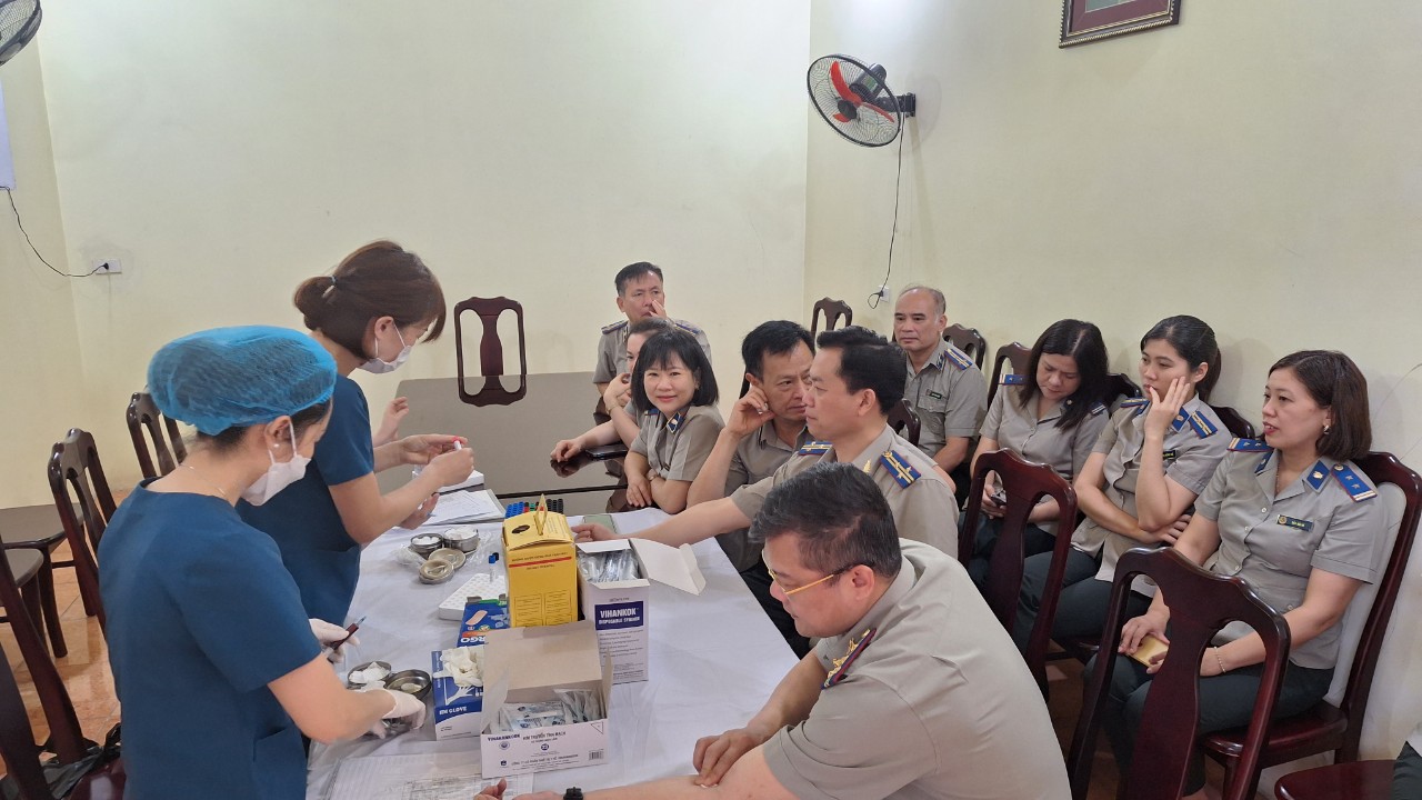 Cục Thi hành án dân sự tổ chức khám sức khoẻ định kỳ cho công chức, người lao động năm 2024