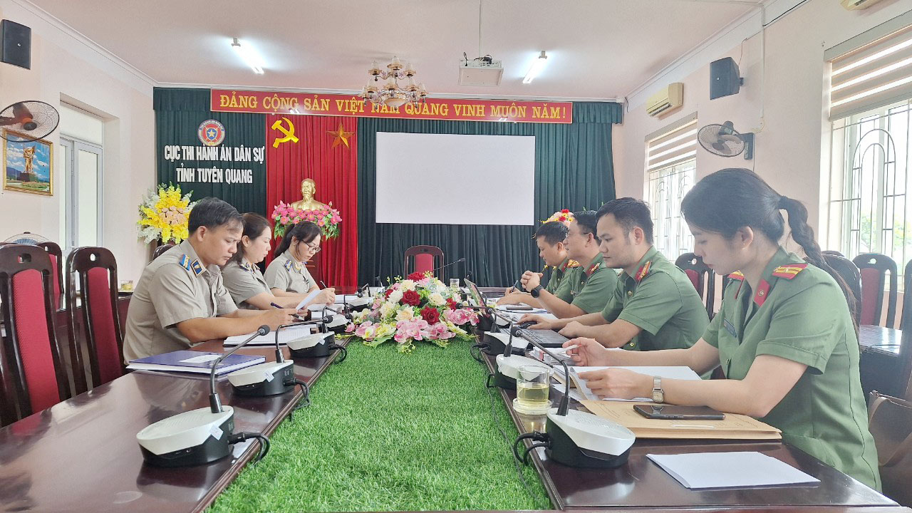 Đoàn kiểm tra của Công an tỉnh làm việc với Cục Thi hành án dân sự về thực hiện phong trào “Toàn dân bảo vệ an ninh Tổ quốc” năm 2024 tại đơn vị