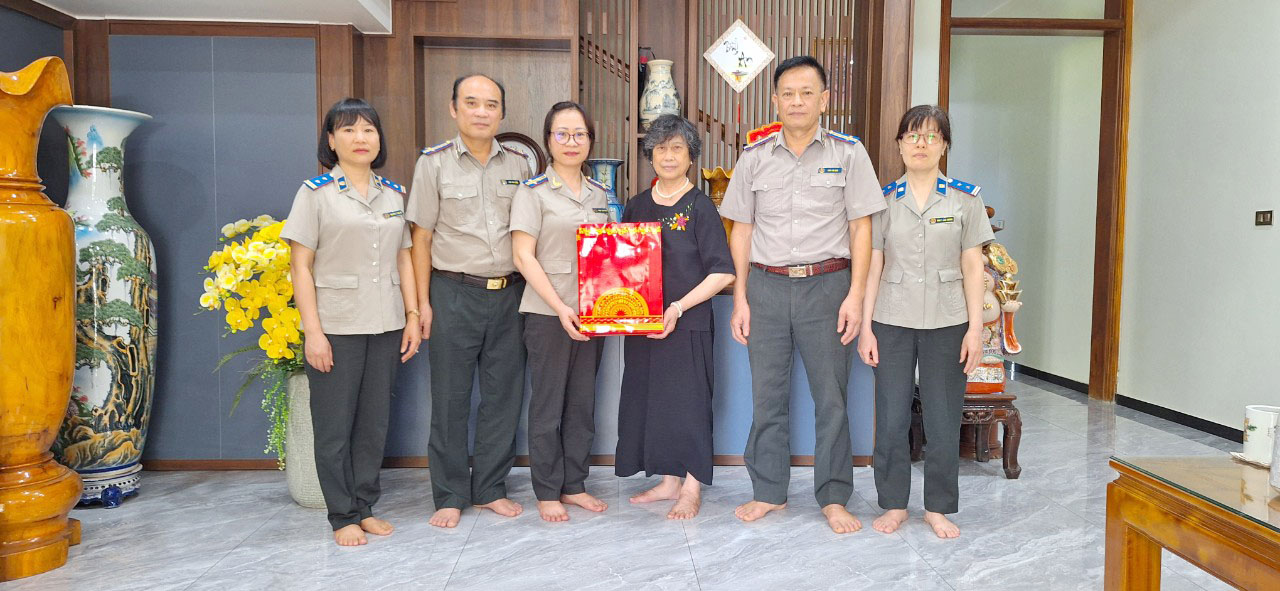 Cục THADS Tuyên Quang thăm hỏi, tặng quà gia đình chính sách nhân dịp kỷ niệm 77 năm ngày Thương binh, liệt sỹ 27/7