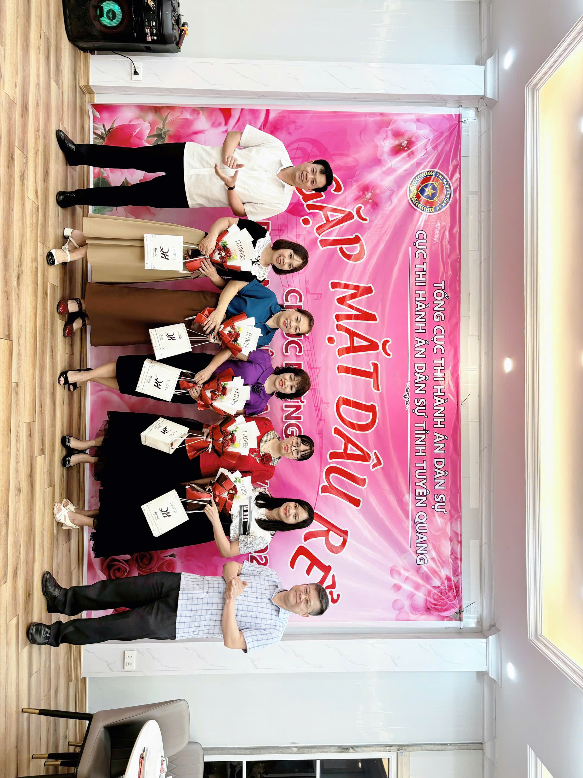 Cục Thi hành dân sự tỉnh tổ chức gặp mặt nhân dịp kỷ niệm 94 năm Ngày Phụ nữ Việt Nam 20/10/2024