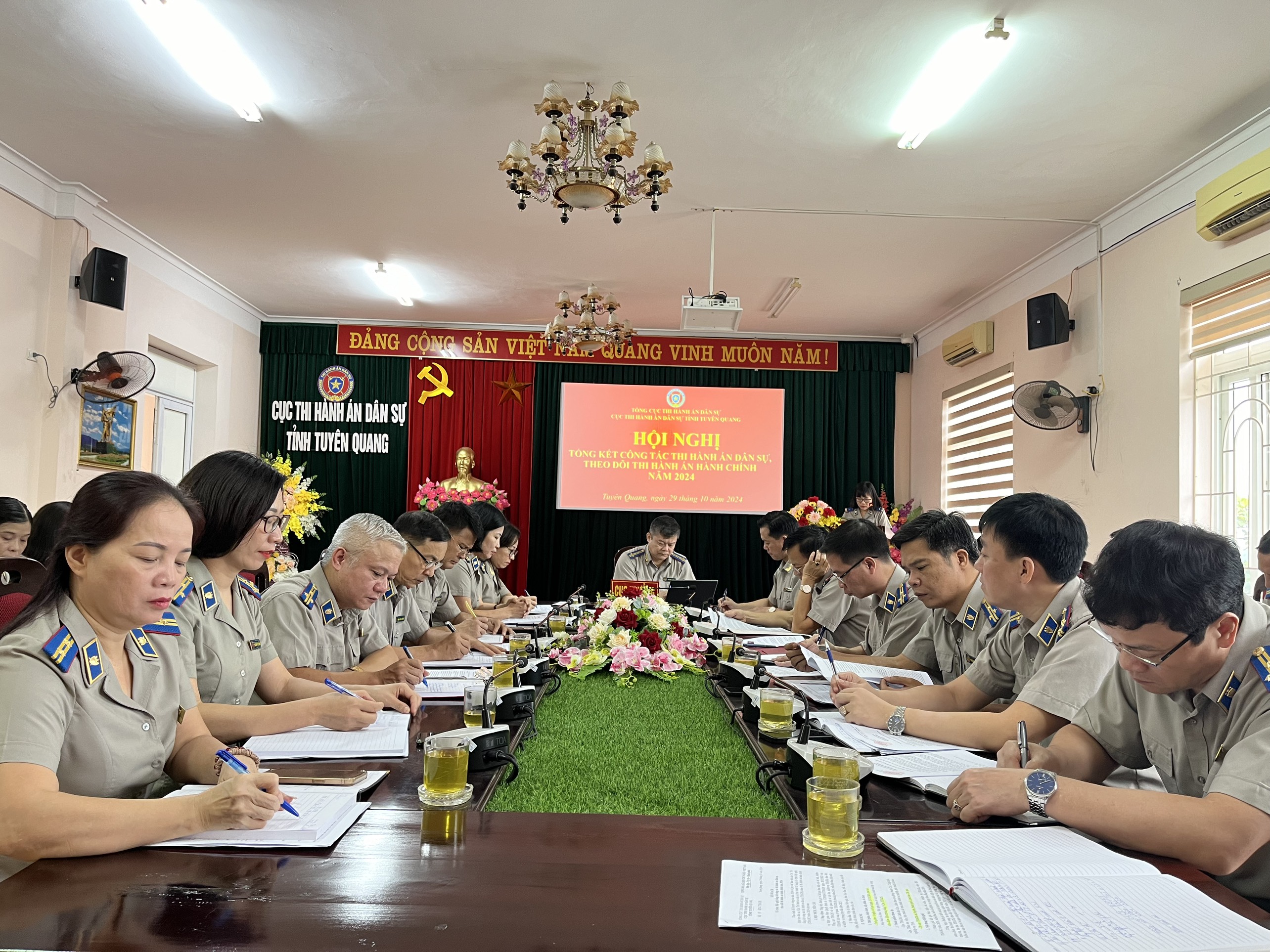 Hội nghị tổng kết công tác thi hành án dân sự, theo dõi thi hành án hành chính năm 2024.