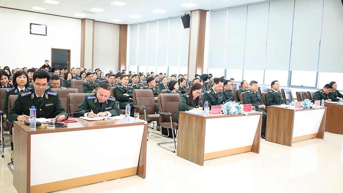 Các đại biểu dự hội nghị tổng kết.