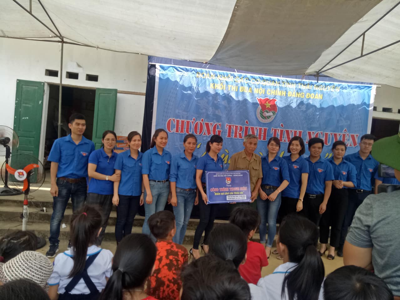 Chi Đoàn Cục THADS tỉnh tham gia xây dựng công trình thanh niên “Điểm vui chơi cho thiếu nhi”
