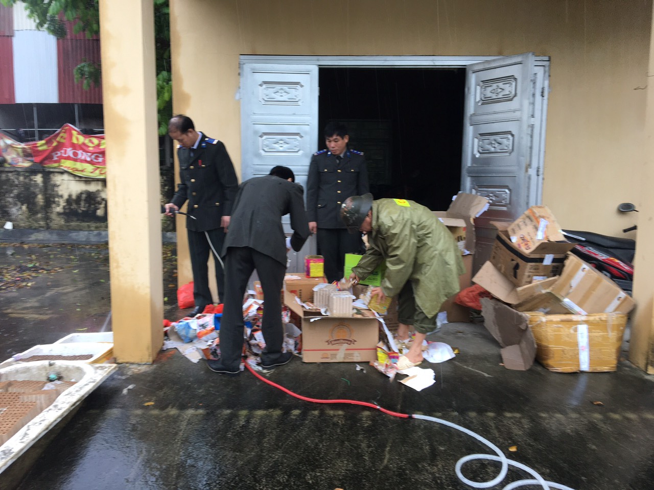 SƠN DƯƠNG: TỔ CHỨC TIÊU HỦY VẬT CHỨNG LÀ PHÁO NỔ