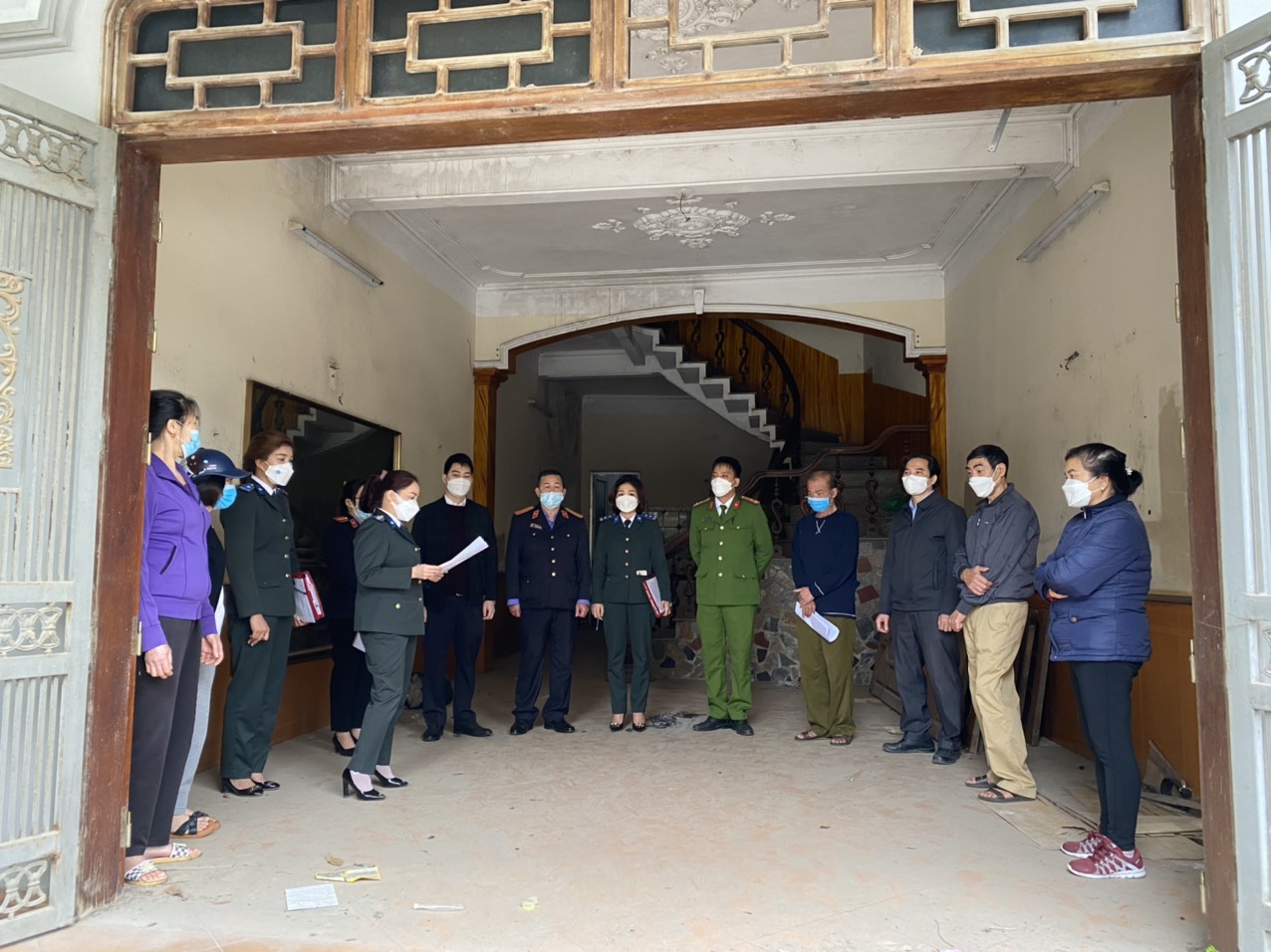 Chi cục Thi hành án dân sự thành phố Tuyên Quang giao thành công tài sản cho người mua trúng đấu giá