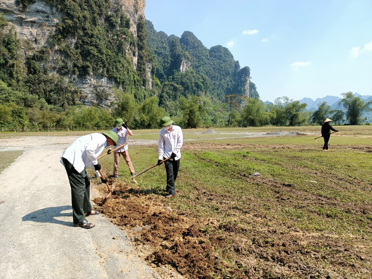 Chi cục Thi hành án dân sự huyện Lâm Bình tăng cường thực hiện Đề án số 02-ĐA/TU ngày 23 tháng 5 năm 2021 của Ban Thường vụ Tỉnh ủy Tuyên Quang