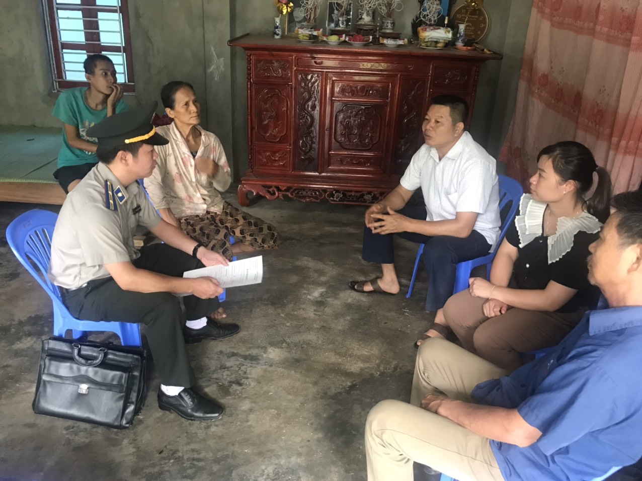 Chi cục THADS Chiêm Hoá: Làm tốt công tác tuyên truyền, vận động, thuyết phục người phải thi hành án giao người chưa thành niên cho người được nuôi dưỡng