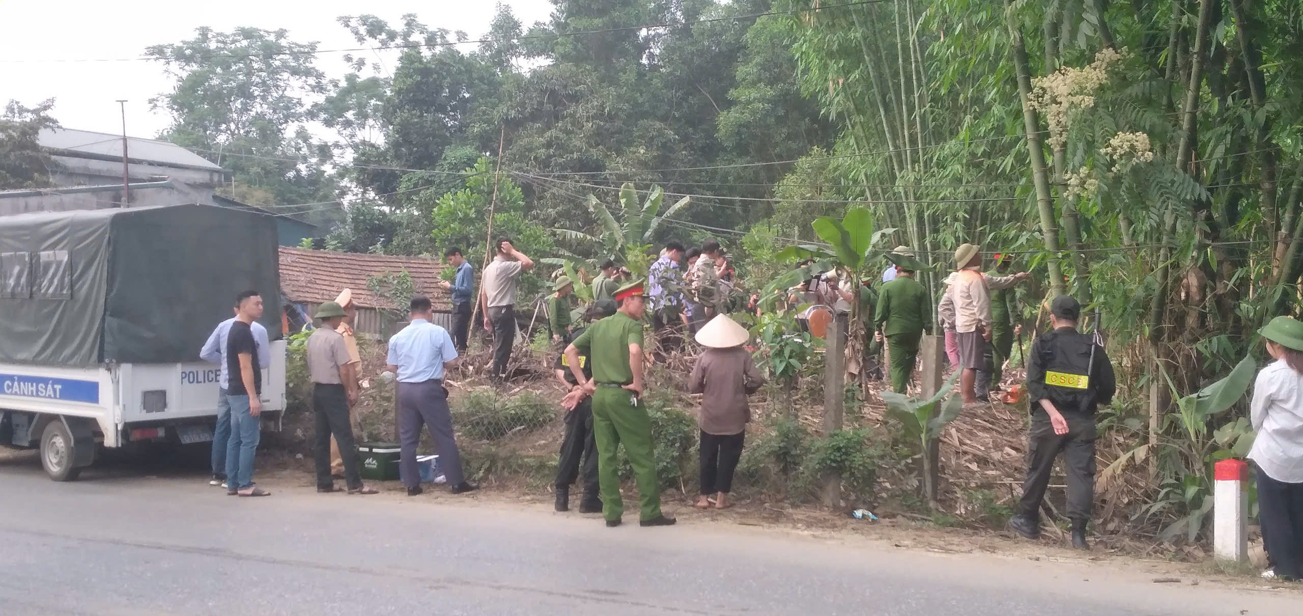 Chi cục Thi hành án dân sự huyện Yên Sơn thăm, chúc tết  các gia đình chính sách
