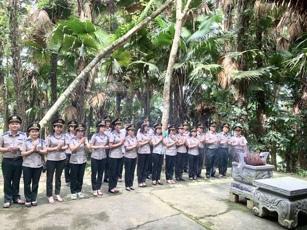 Chi cục THADS thành phố Tuyên Quang và Chi cục THADS huyện Chiêm Hoá tổ chức hoạt động về nguồn tại khu Di tích Quốc gia đặc biệt Kim Bình-Chiêm Hoá