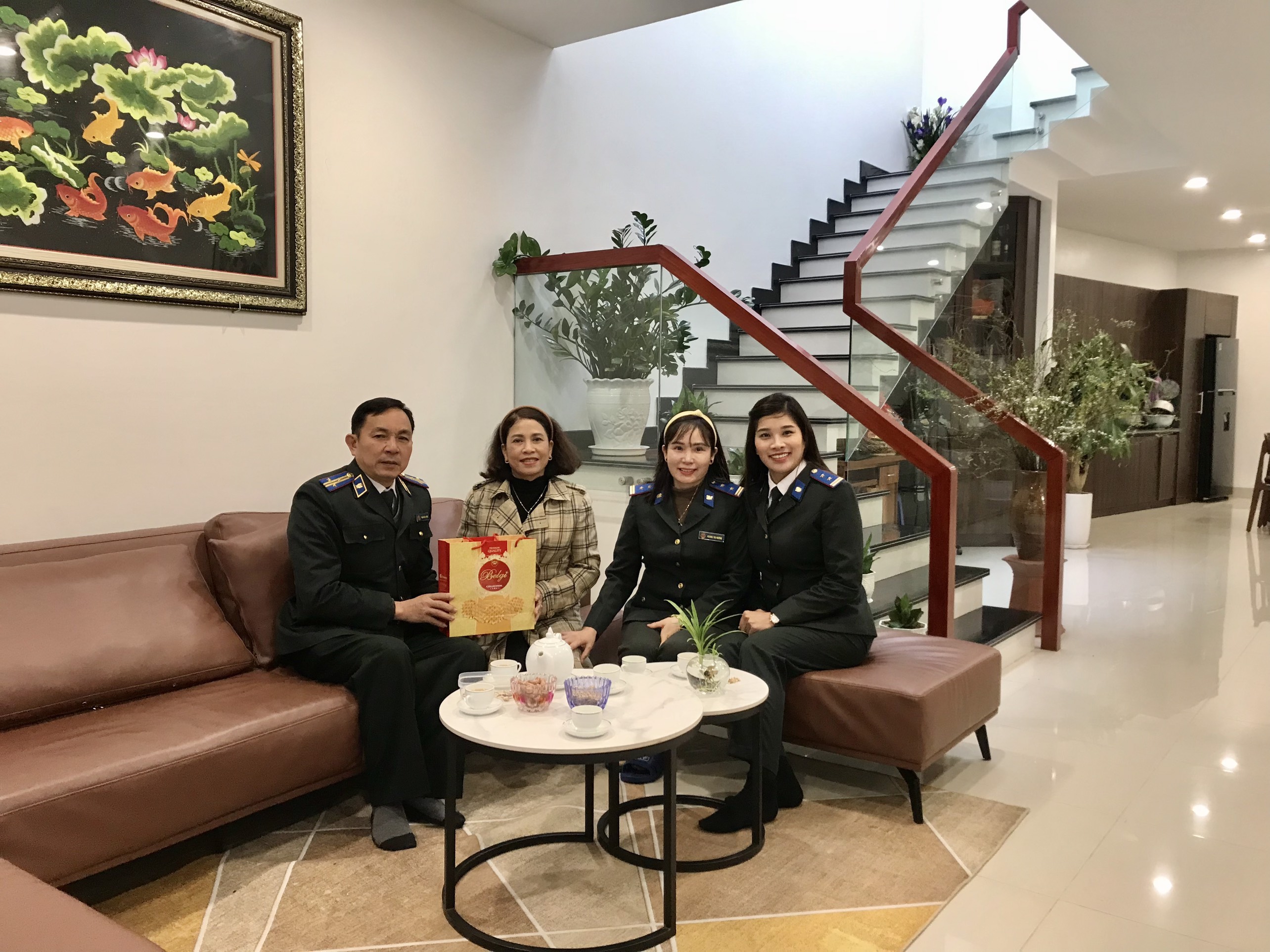 Chi cục THADS thành phố thăm, chúc tết cán bộ hưu trí nhân dịp tết Nguyên đán Giáp Thìn năm 2024