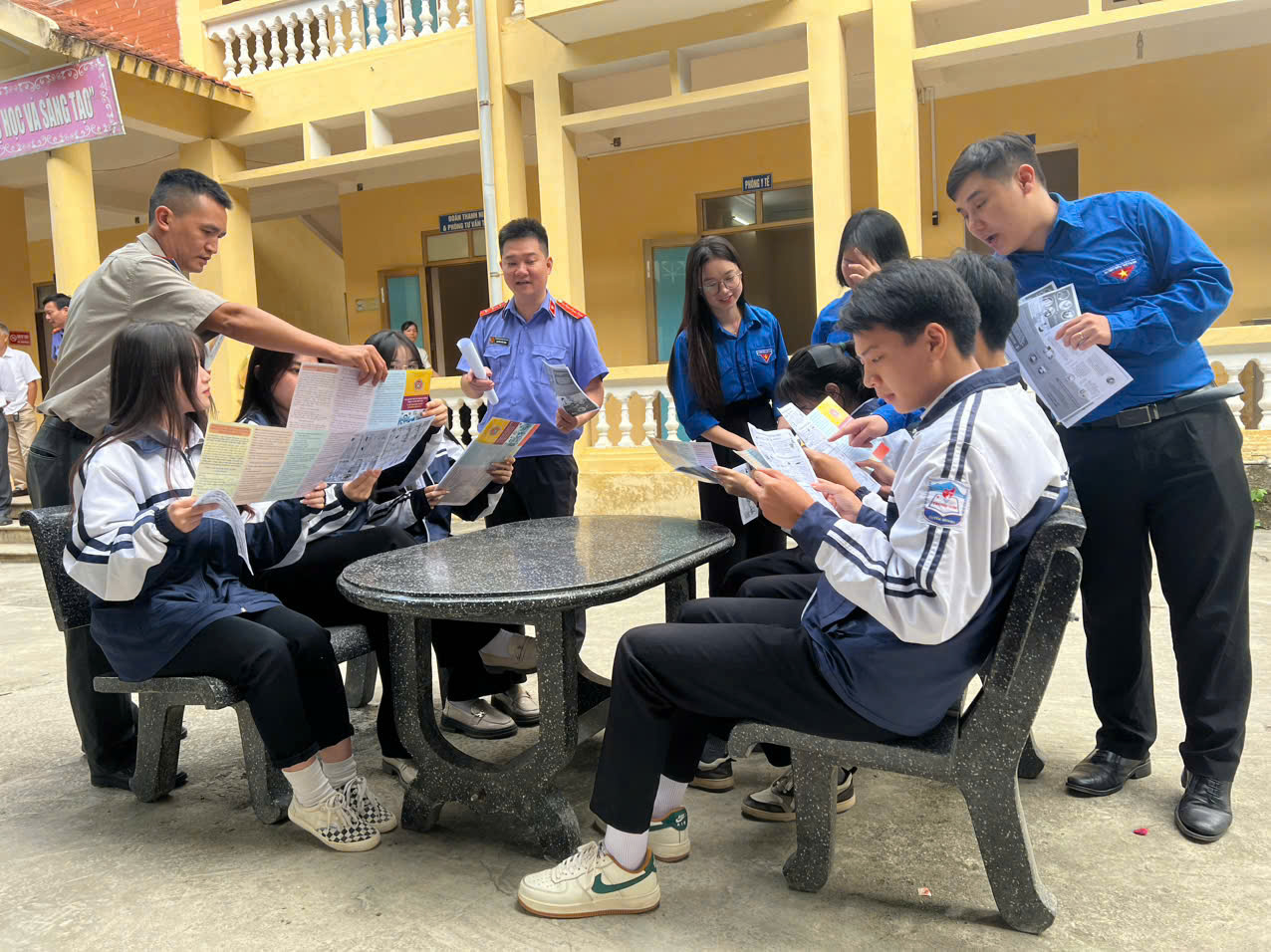 Chi Cục THADS huyện Yên Sơn tuyên truyền, phổ biến, giáo dục pháp luật cho học sinh