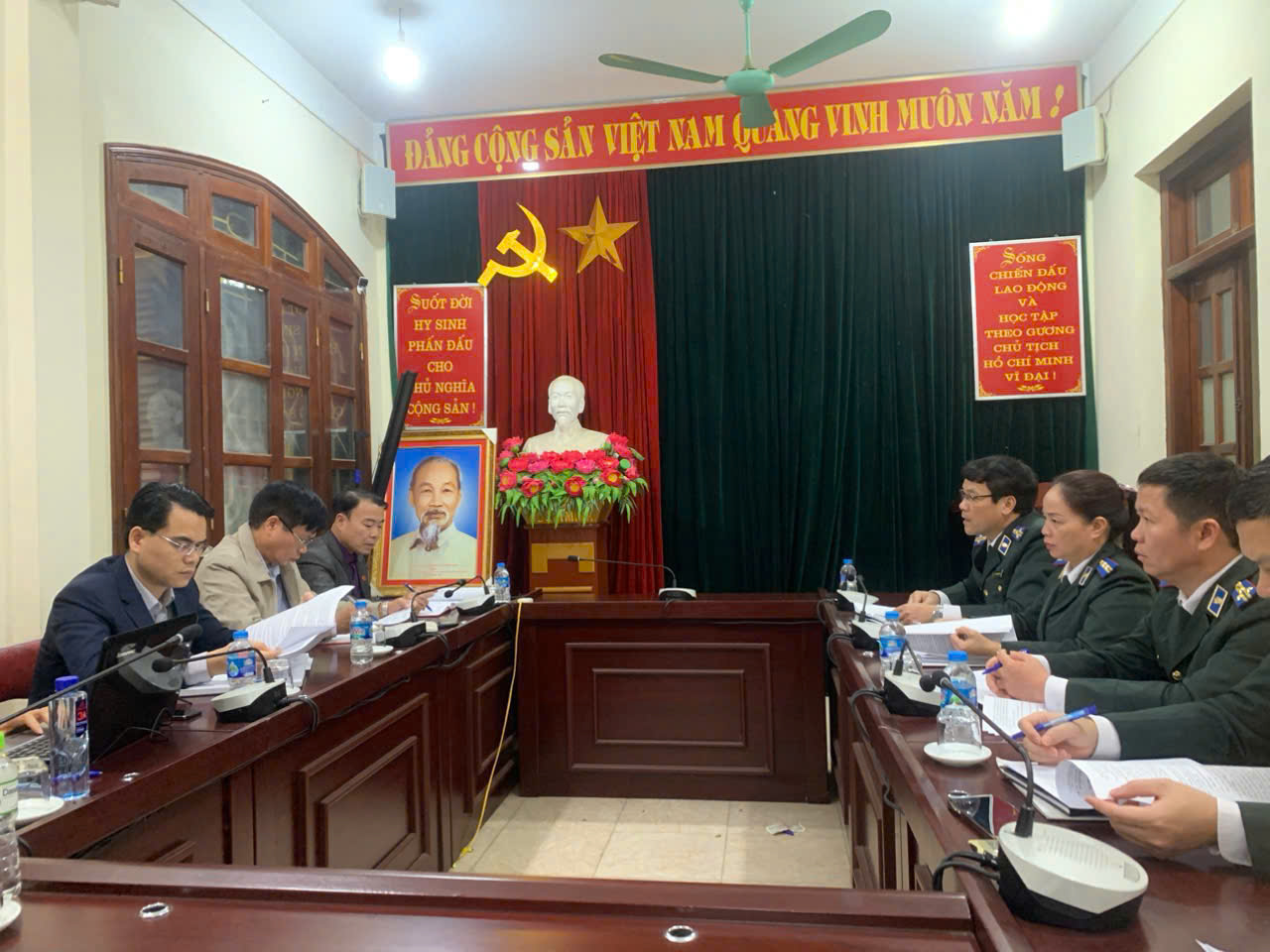 Đoàn giám sát của Hội đồng nhân dân huyện Chiêm Hóa làm việc với Chi cục Thi hành án dân sự huyện