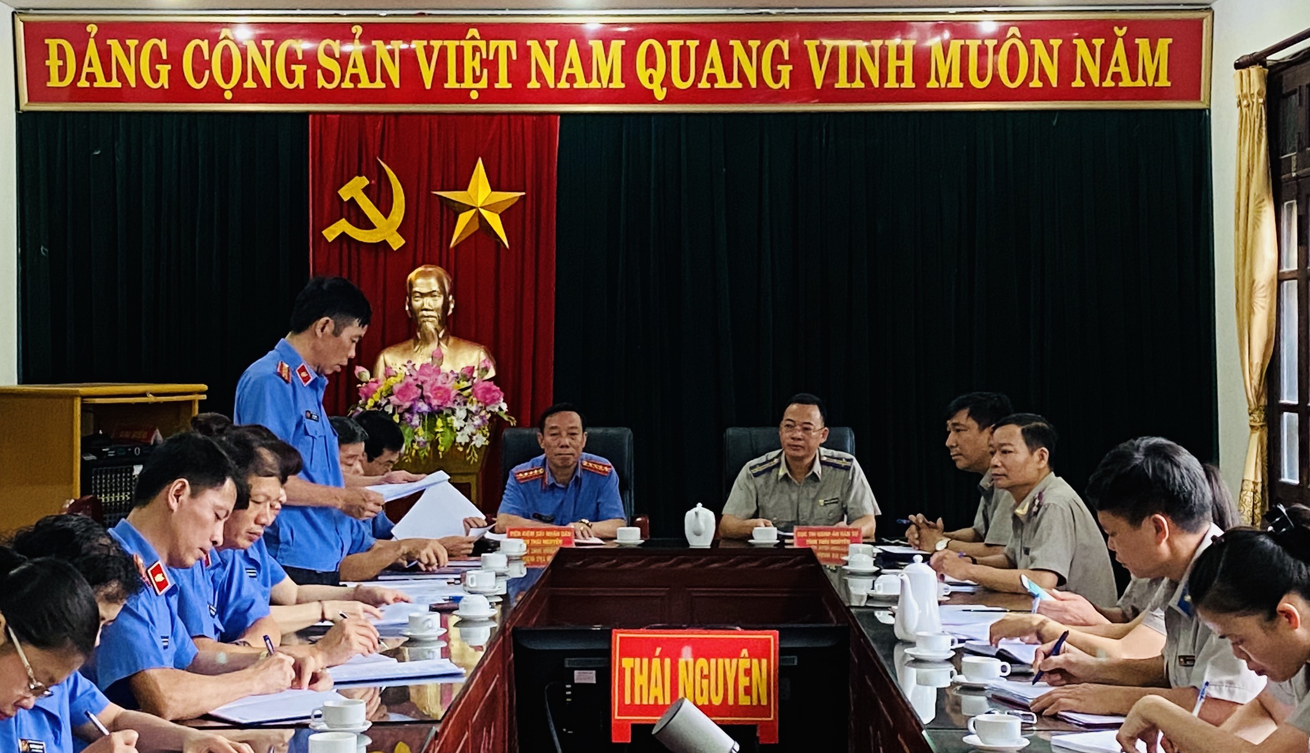 Trực tiếp kiểm sát hoạt động thi hành án dân sự tại Cục Thi hành án dân sự tỉnh