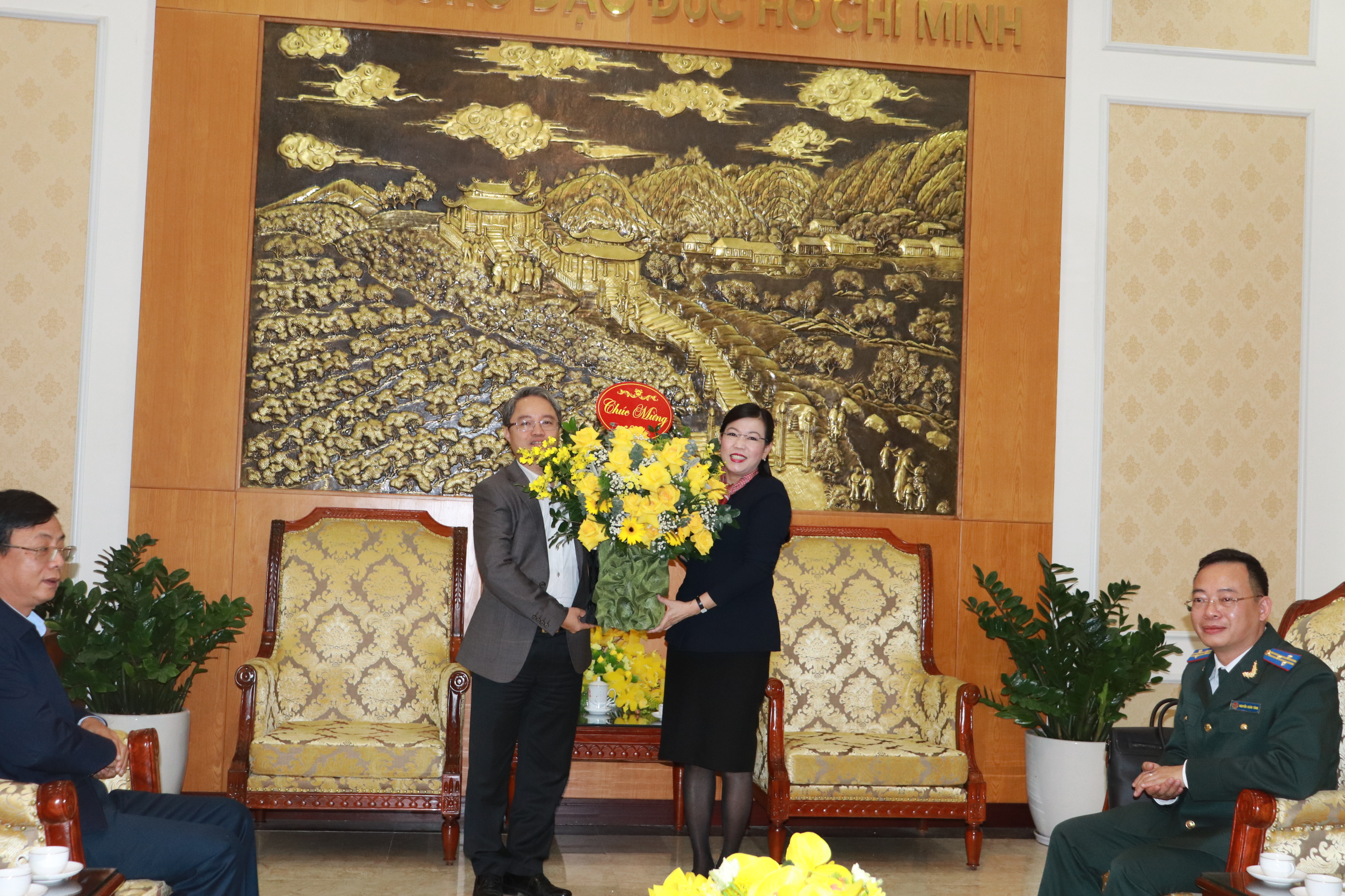 Tổng cục trưởng Tổng cục Thi hành án dân sự Nguyễn Quang Thái làm việc tại Thái Nguyên