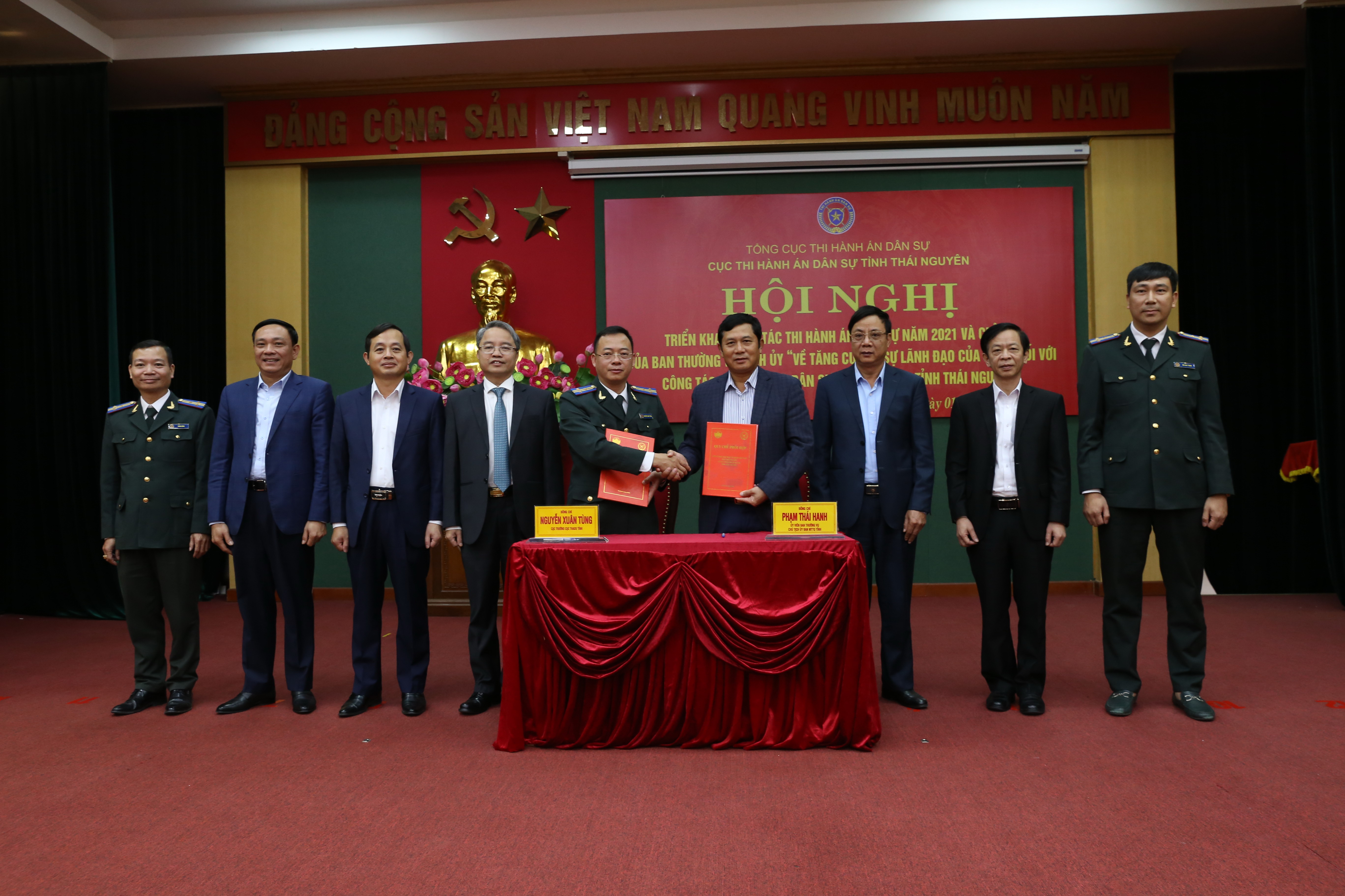 Gánh vác trọng trách thực thi công lý