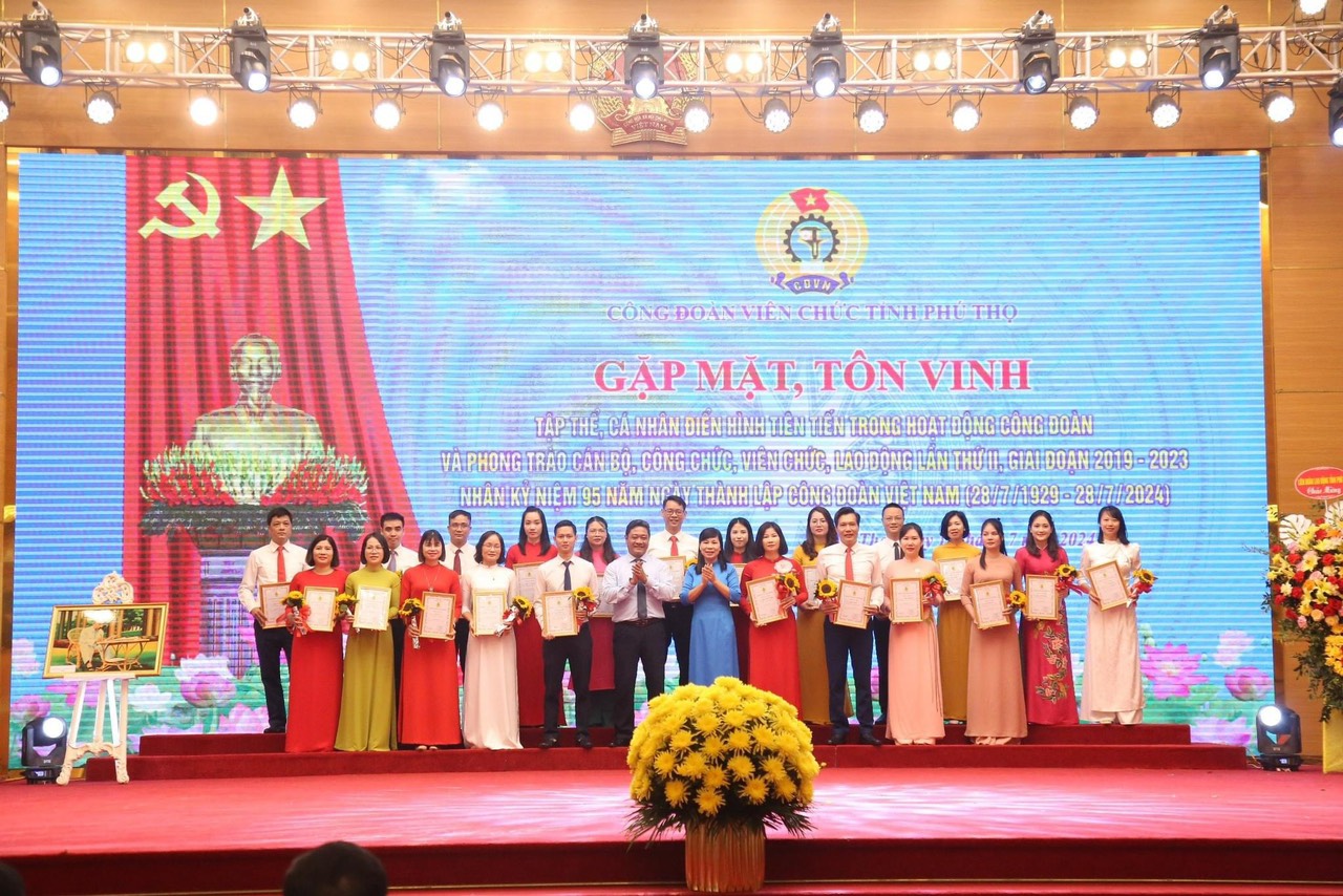 Đồng chí Nguyễn Thị Thu Hương – Đoàn viên tiêu biểu của Công đoàn cơ sở Cục Thi hành án dân sự tỉnh Phú Thọ