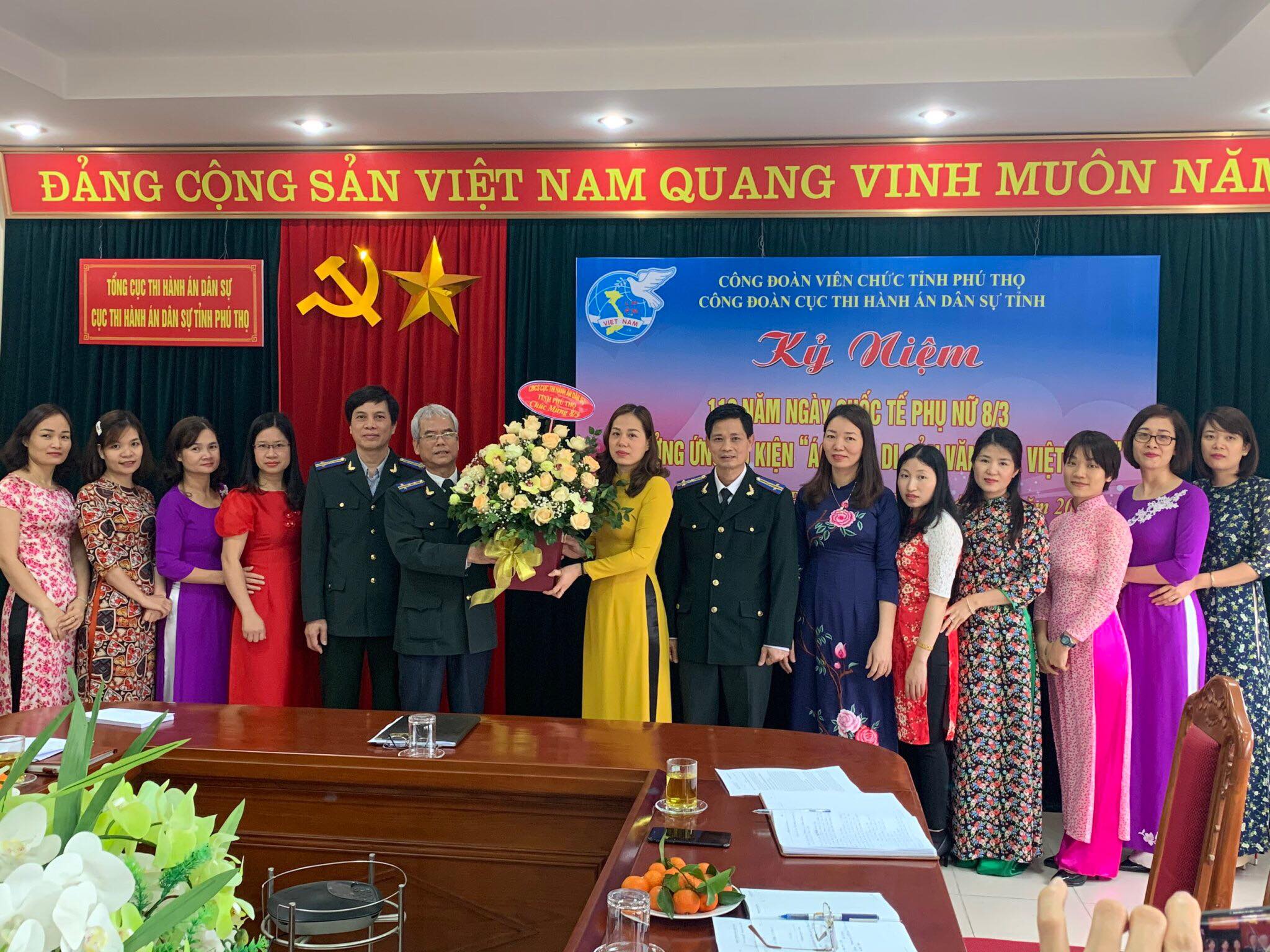 Hoạt động chào mừng kỉ niệm 110 năm ngày Quốc tế Phụ nữ 8/3  Và hưởng ứng sự kiện áo dài “Di sản văn hóa Việt Nam”  của Công đoàn Cục Thi hành án dân sự tỉnh Phú Thọ