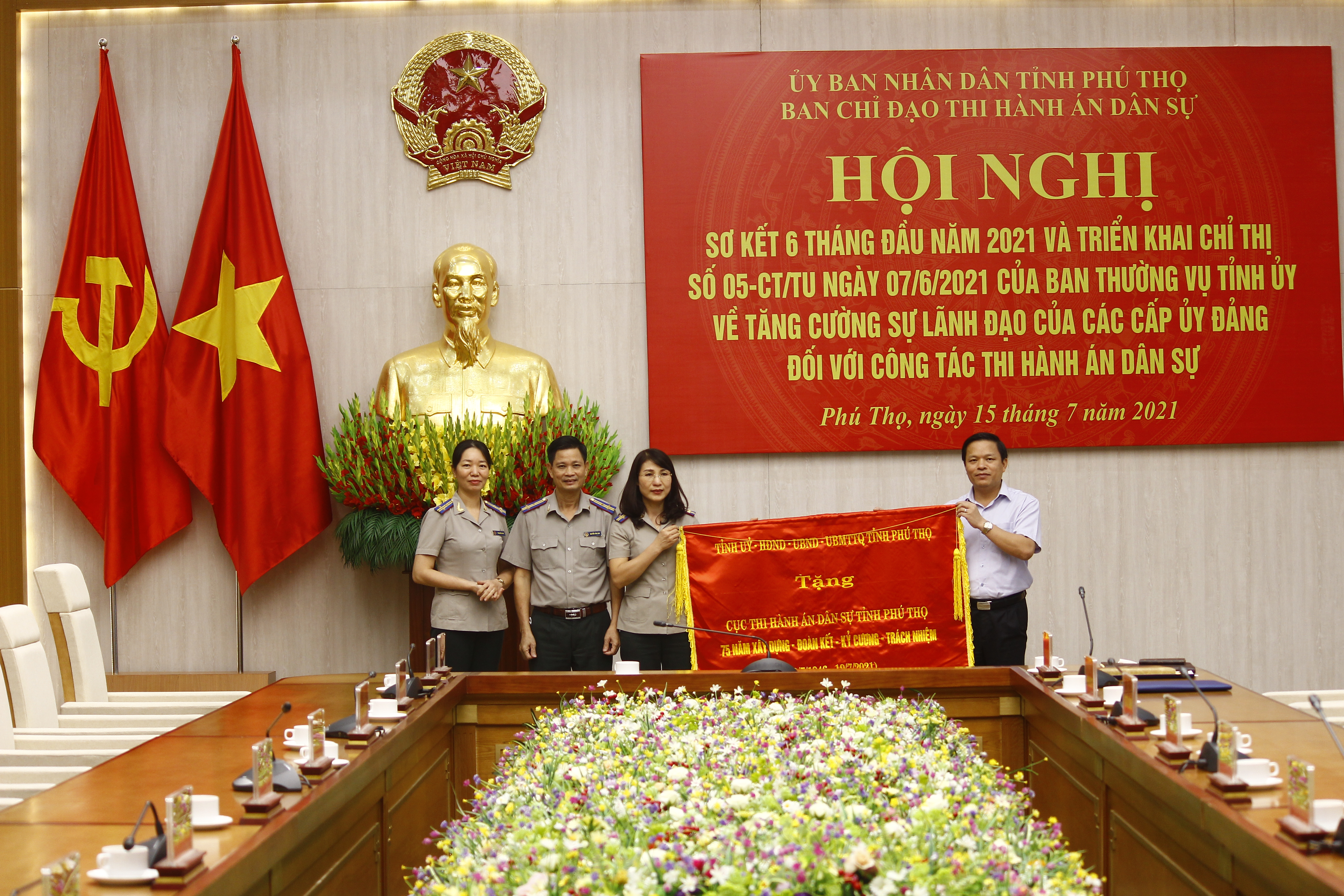 Ban chỉ đạo thi hành án dân sự tỉnh Phú Thọ tổ chức hội nghị sơ kết 6 tháng đầu năm, triển khai Chỉ thị số 05 ngày 7/6/2021 của Ban Thường vụ Tỉnh ủy về tăng cường sự lãnh đạo của các cấp ủy đảng đối với công tác thi hành án dân sự