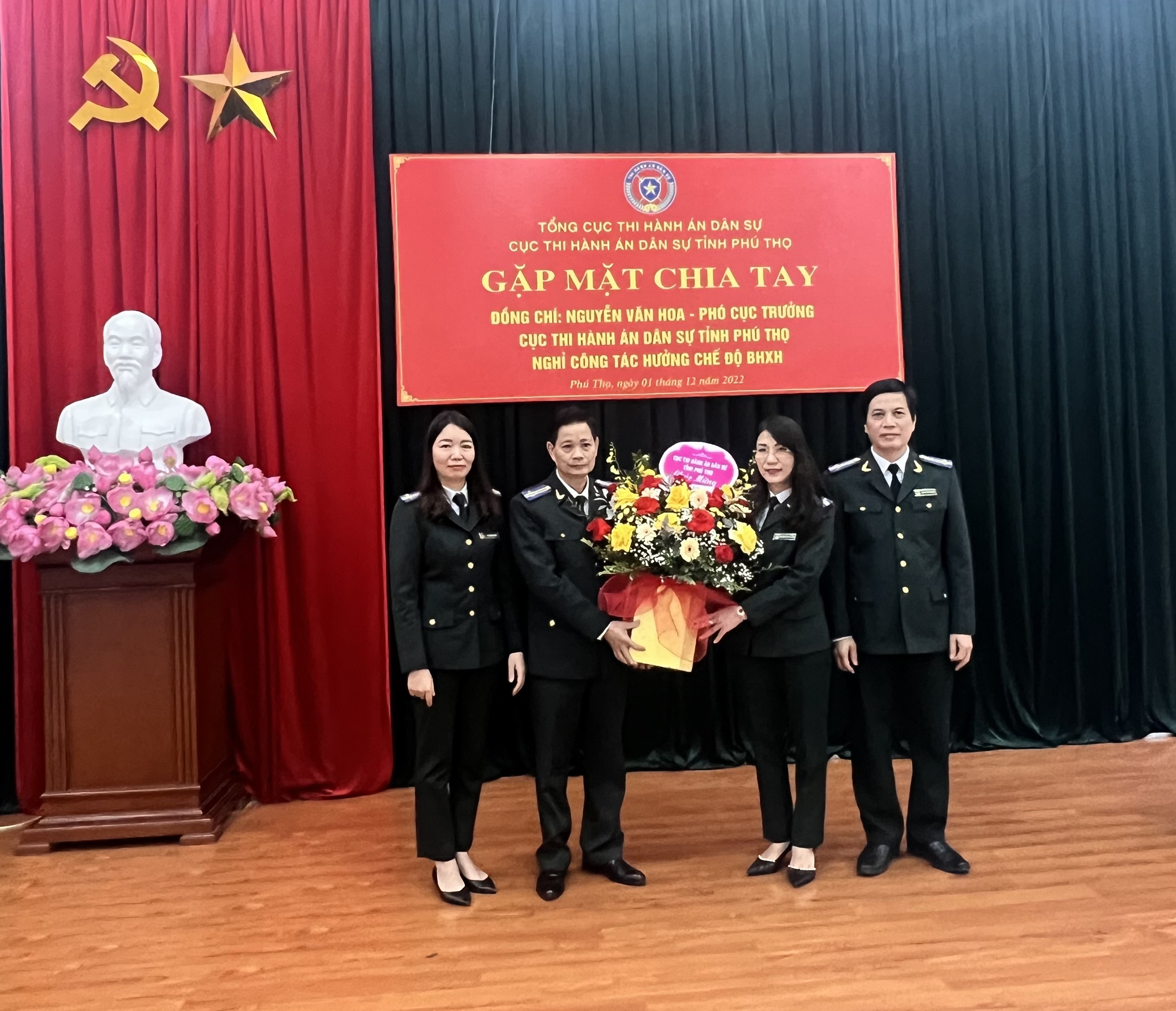 Cục Thi hành án dân sự tỉnh Phú Thọ tổ chức gặp mặt chia tay đồng chí Nguyễn Văn Hoa – Nguyên Phó Cục trưởng, Cục THADS tỉnh Phú Thọ  về nghỉ hưu hưởng chế độ